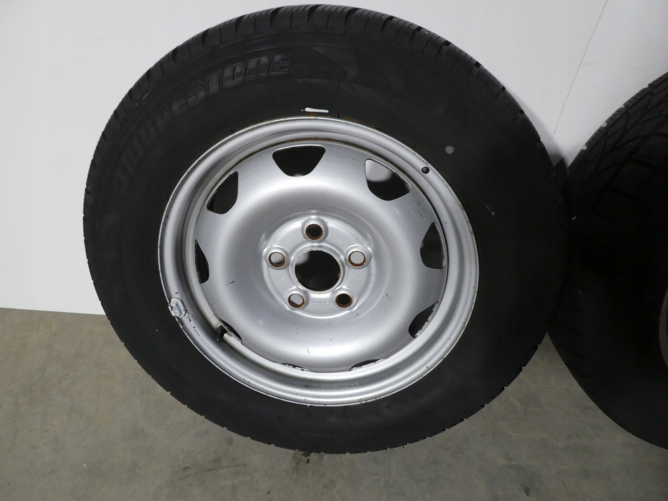 2X wheels discs tyres 7E0601027C VW T5 T6 215/65/R16C 2012R