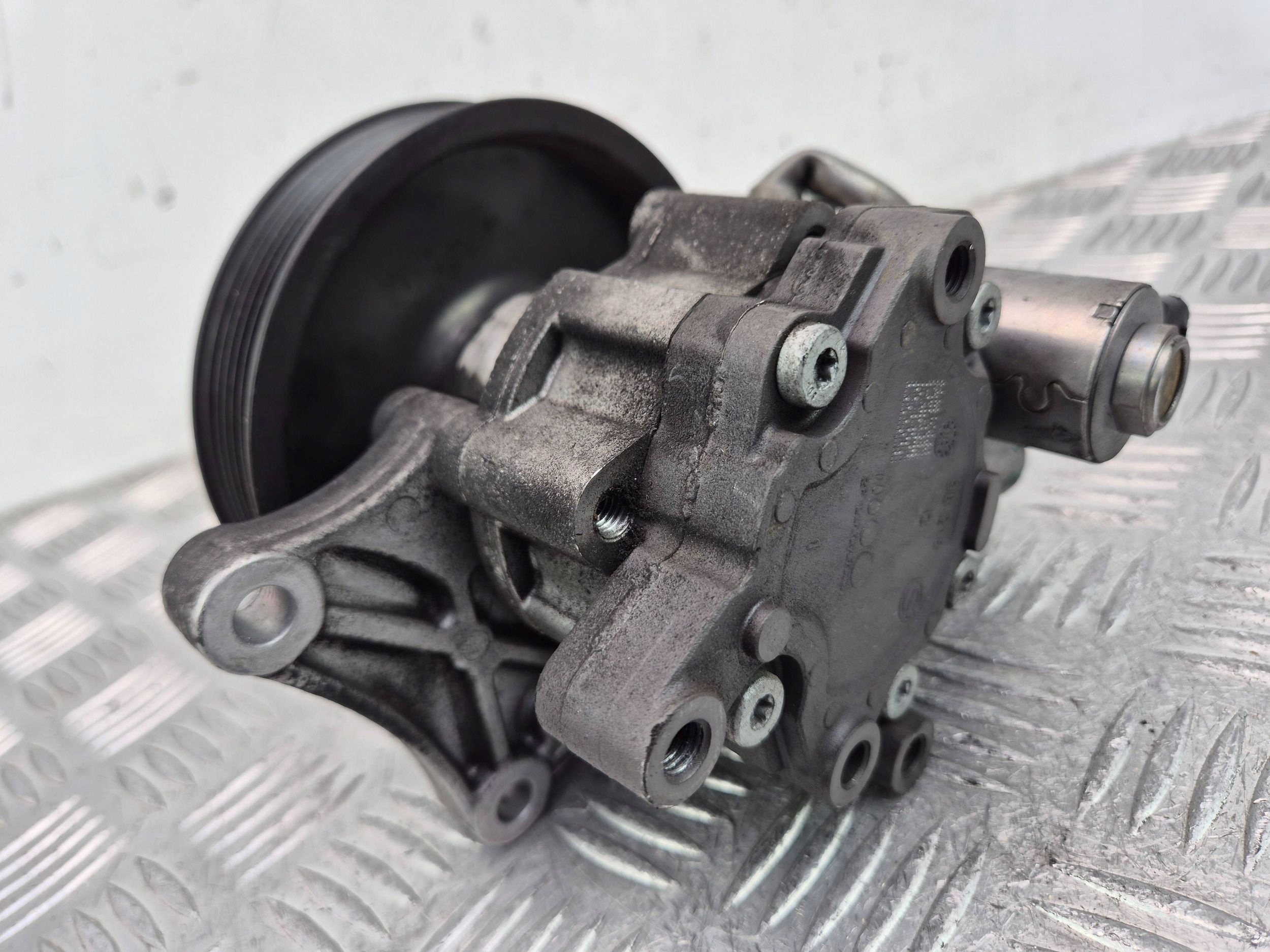 Mercedes C250 CGI W204 Pompa servosterzo A0064667501 271.860