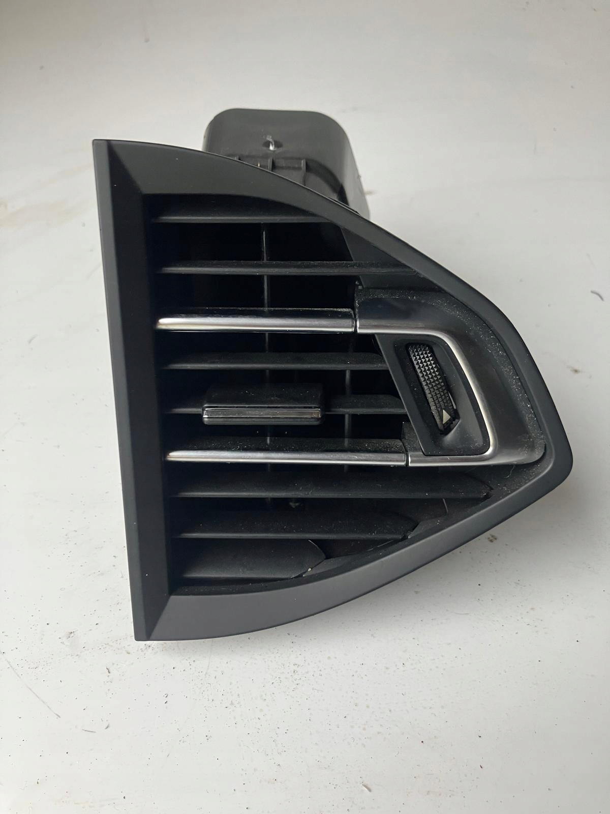 grid air conditioning devices right 96782700 central PEUGEOT 308 T9