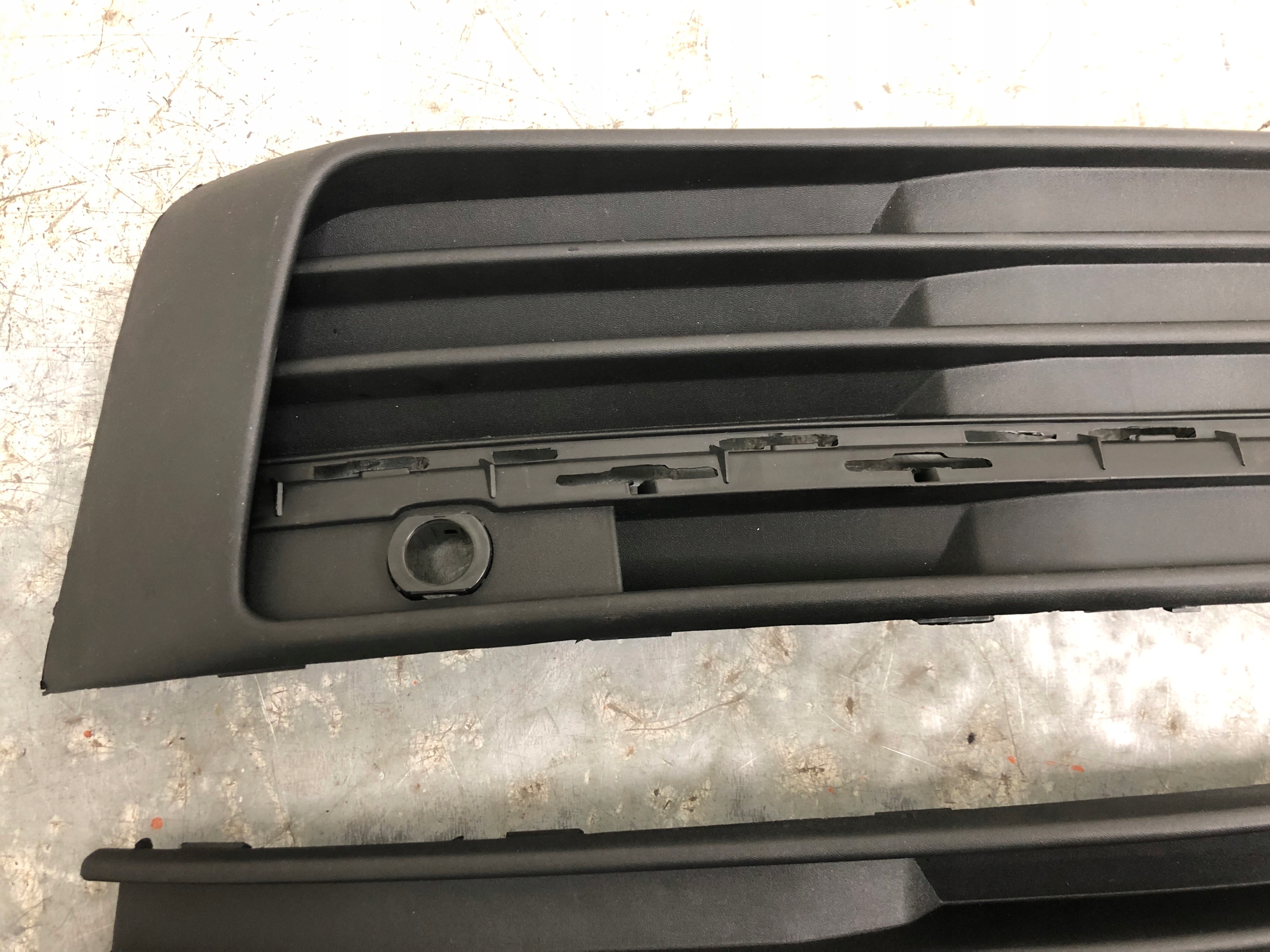 grid of a bumper front left right PDC VW T6 7E5853684 7E5853683