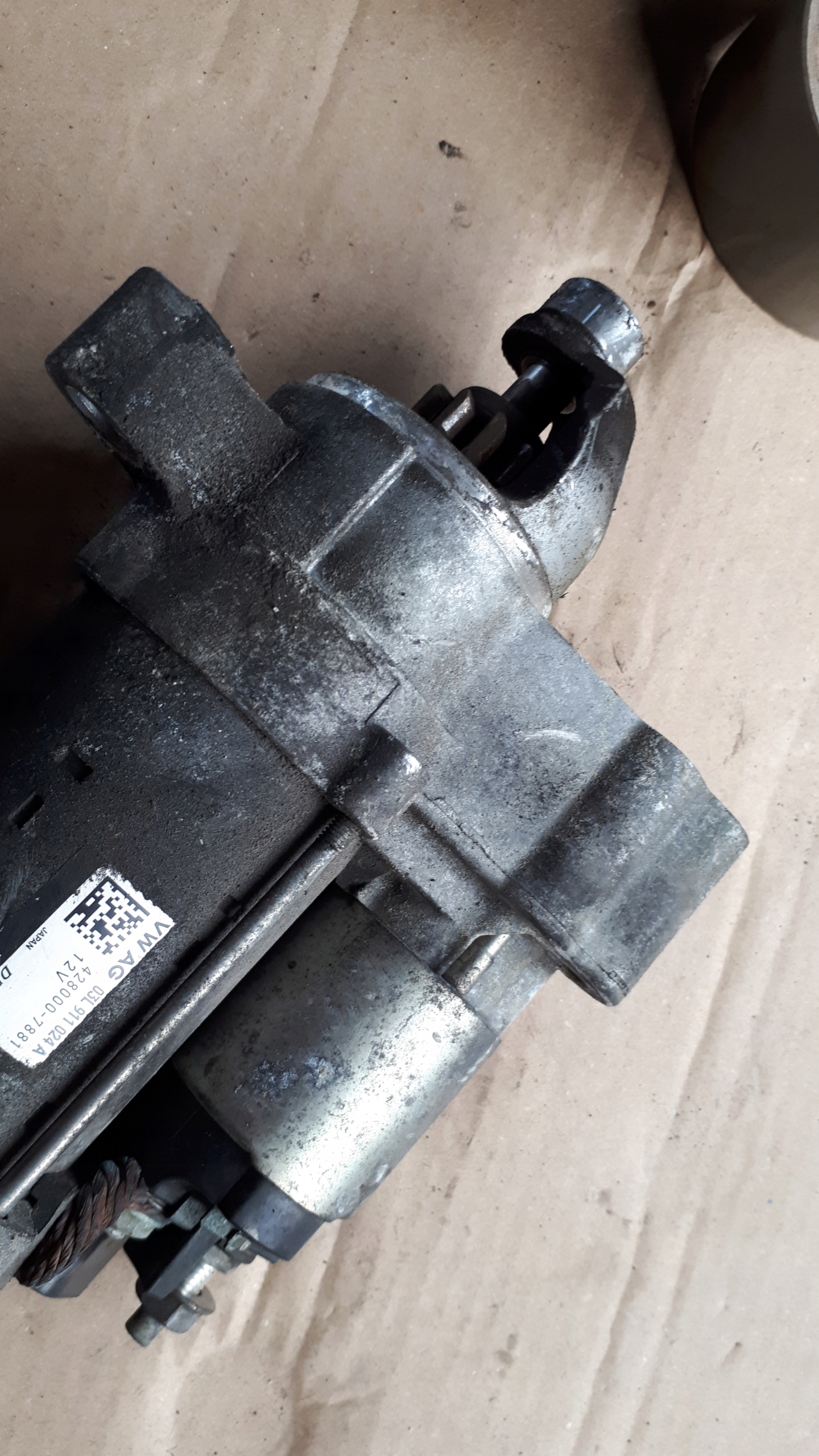 AUDI A4 B8 A5 8T 2.0 TDI starter 03L911024A