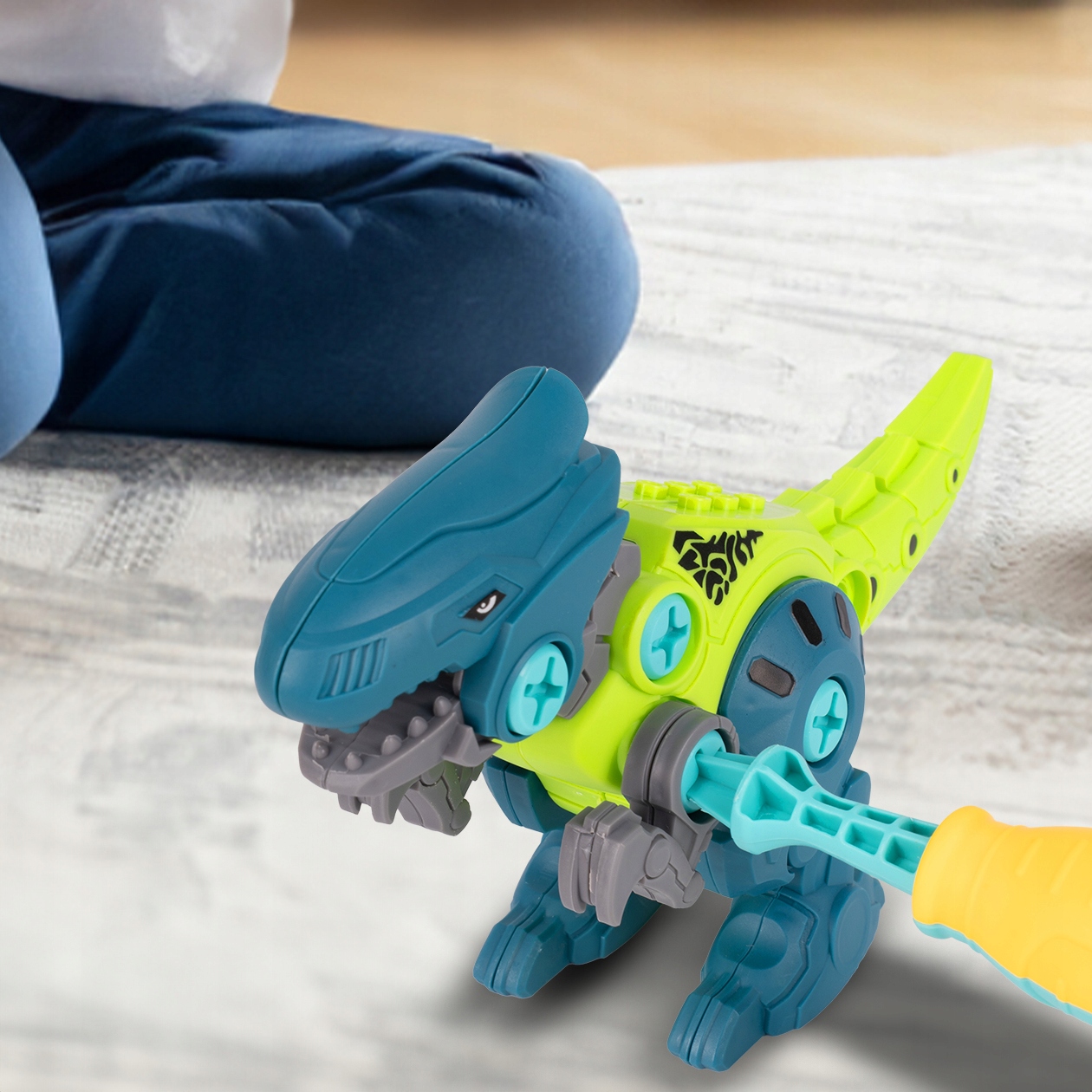 STAVEBNÁ SADA NA SKRUTKOVANIE, ODSKRUTKOVANIE, DINOSAURY, KOCKY, SKRUTKOVAČ Hĺbka výrobku 15 cm