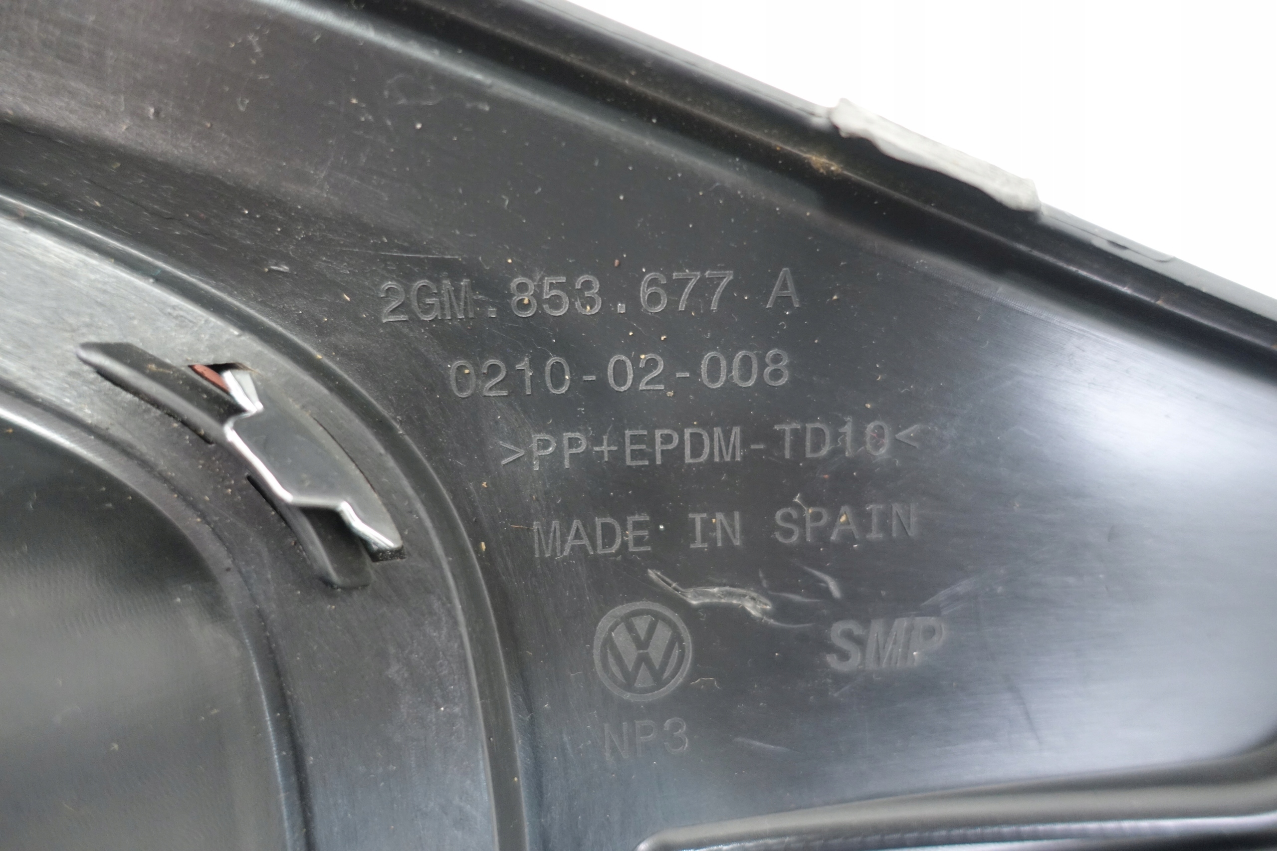 VW T-ROC 2017- grille grid of a bumper front 2GM853677A
