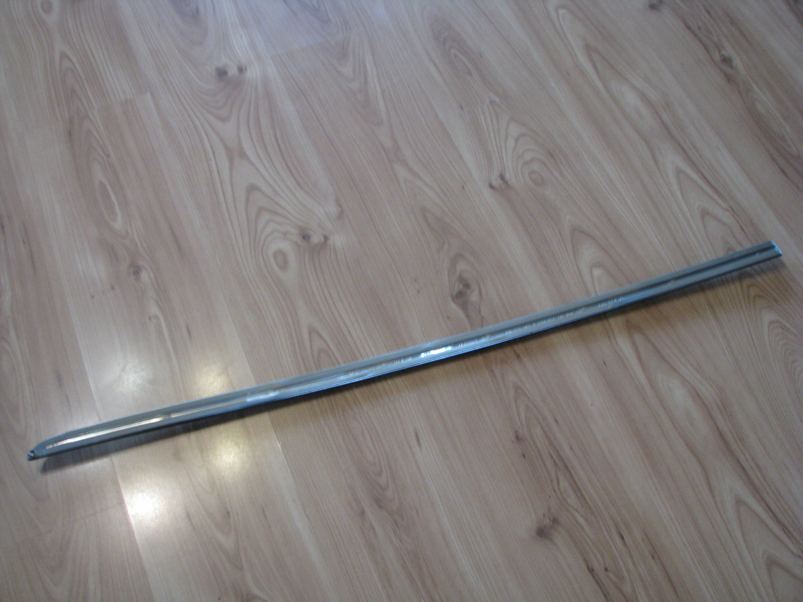moulding door left front TOYOTA VERSO 09-18r