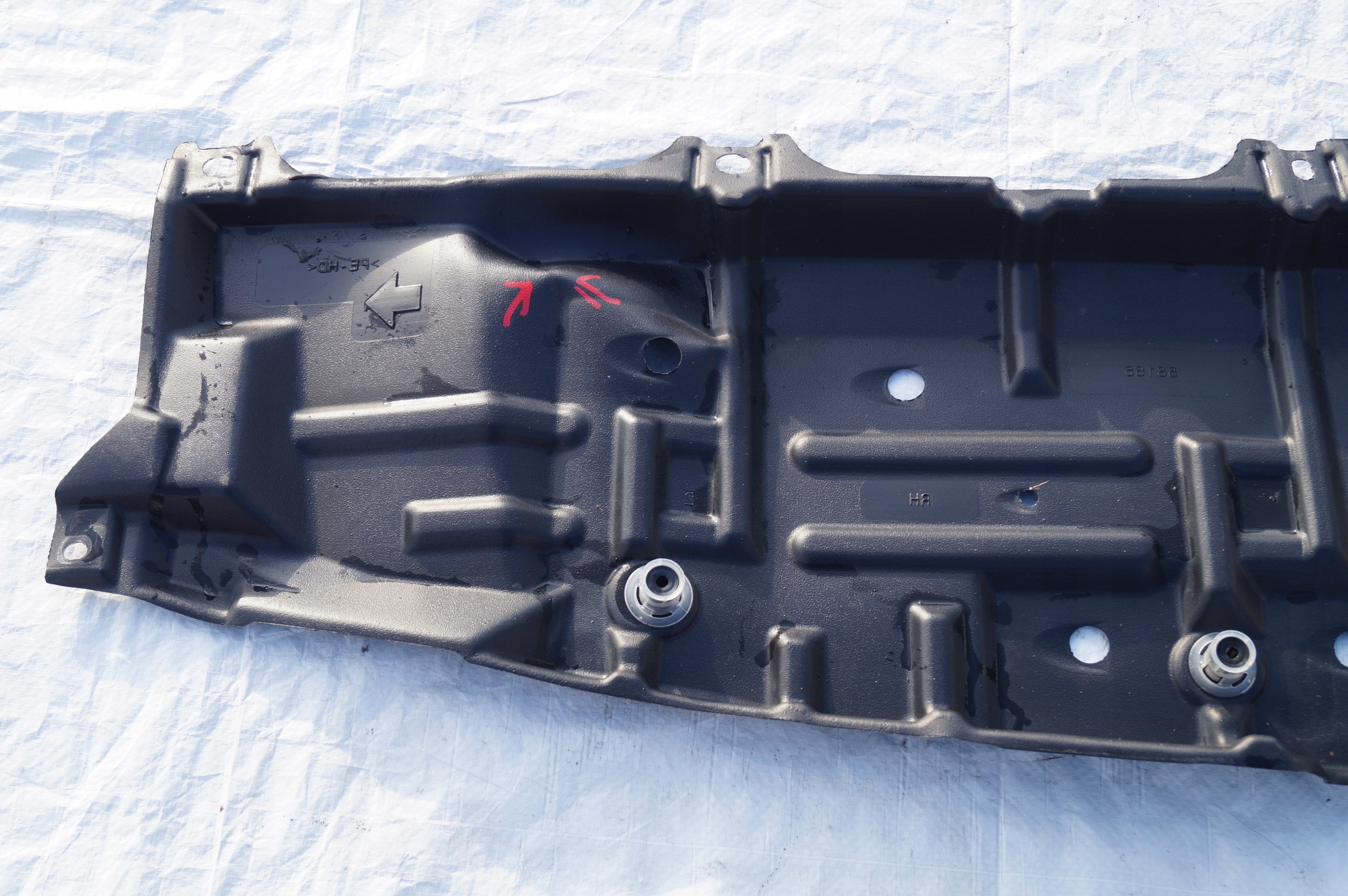 cover chassis front right TOYOTA HIGHLANDER II 2