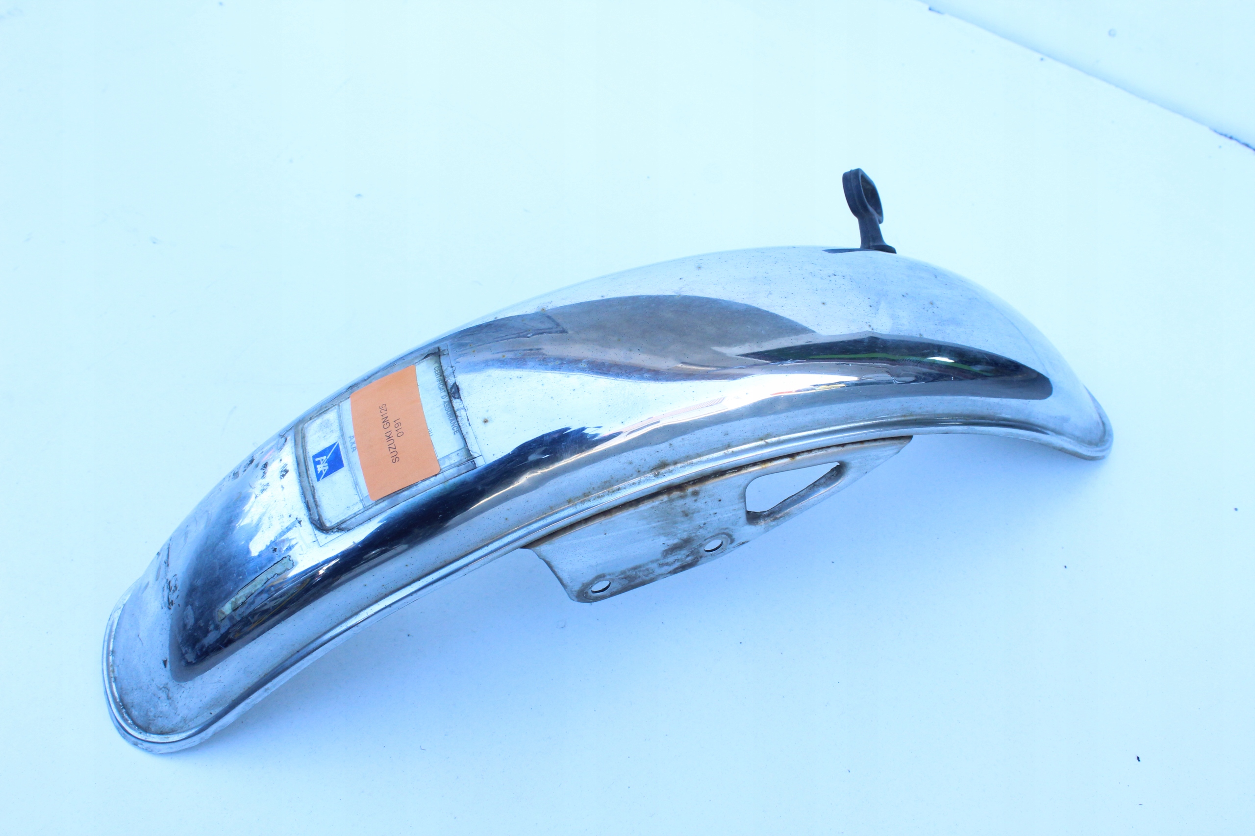 SUZUKI GN 125 ПЕРЕДНЕЕ КРЫЛО