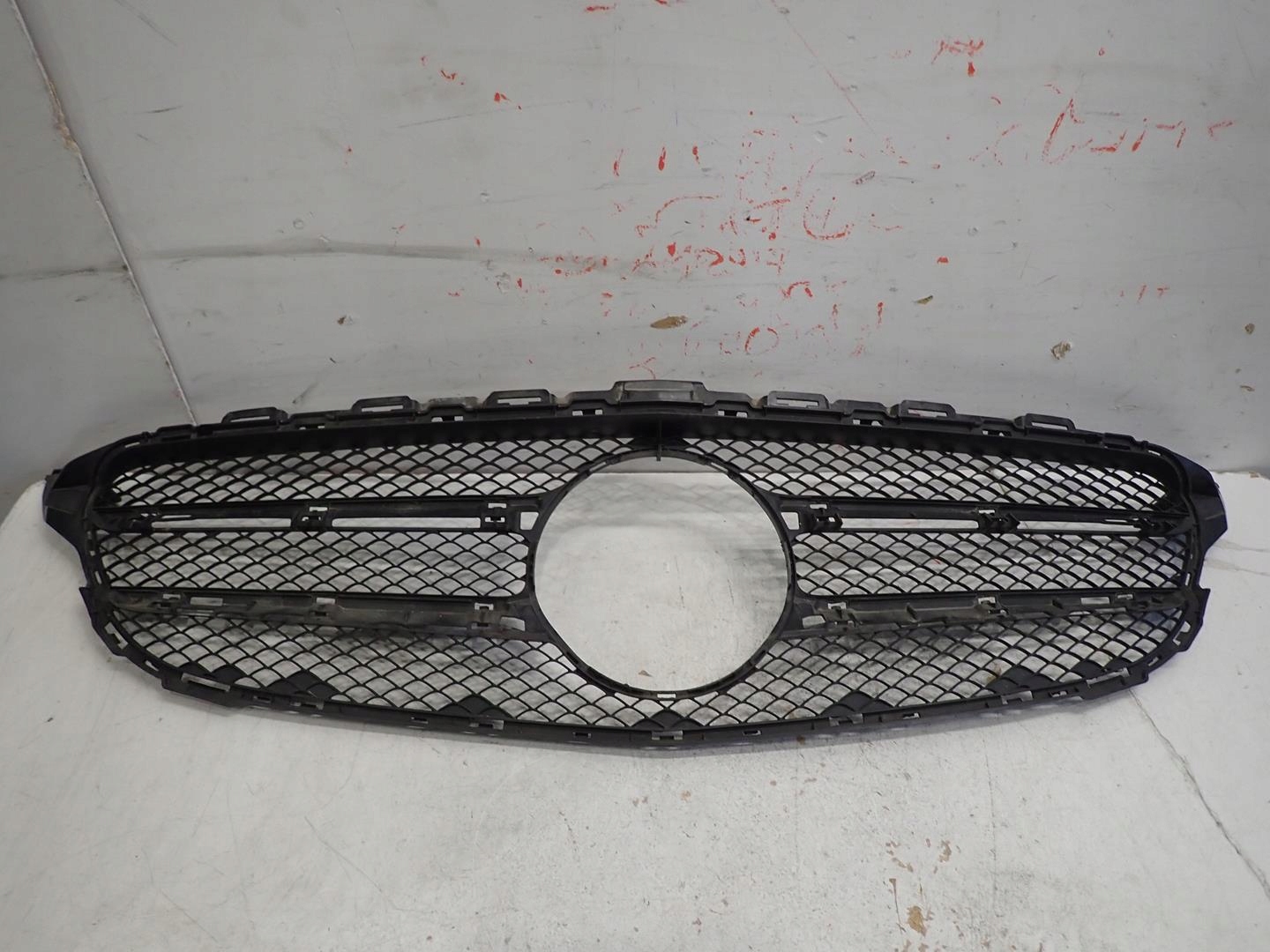 Grill MERCEDES C-KLASA W205 2014- A2058801704