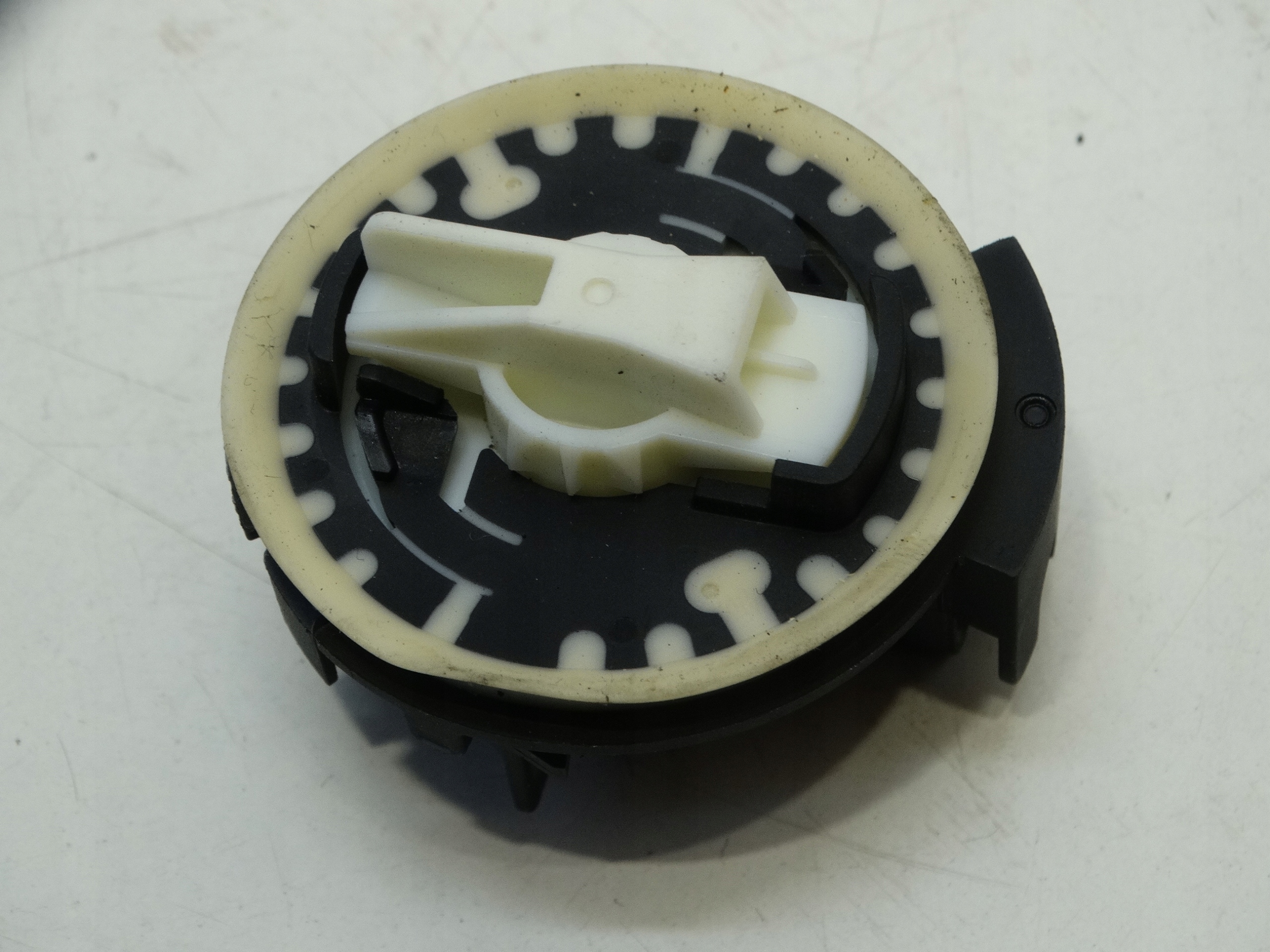 SENSOR Crashsensor Drucksensor CITROEN C4 III 2020R. 9831469280