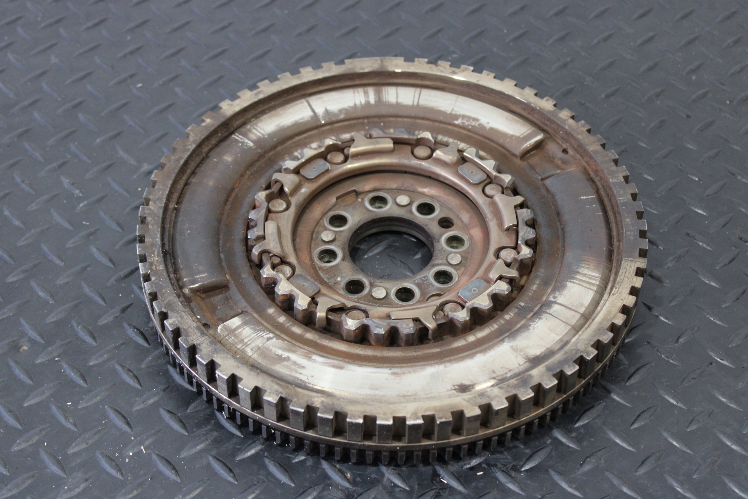wheel flywheel HYUNDAI TUCSON III 3 23200-2U300