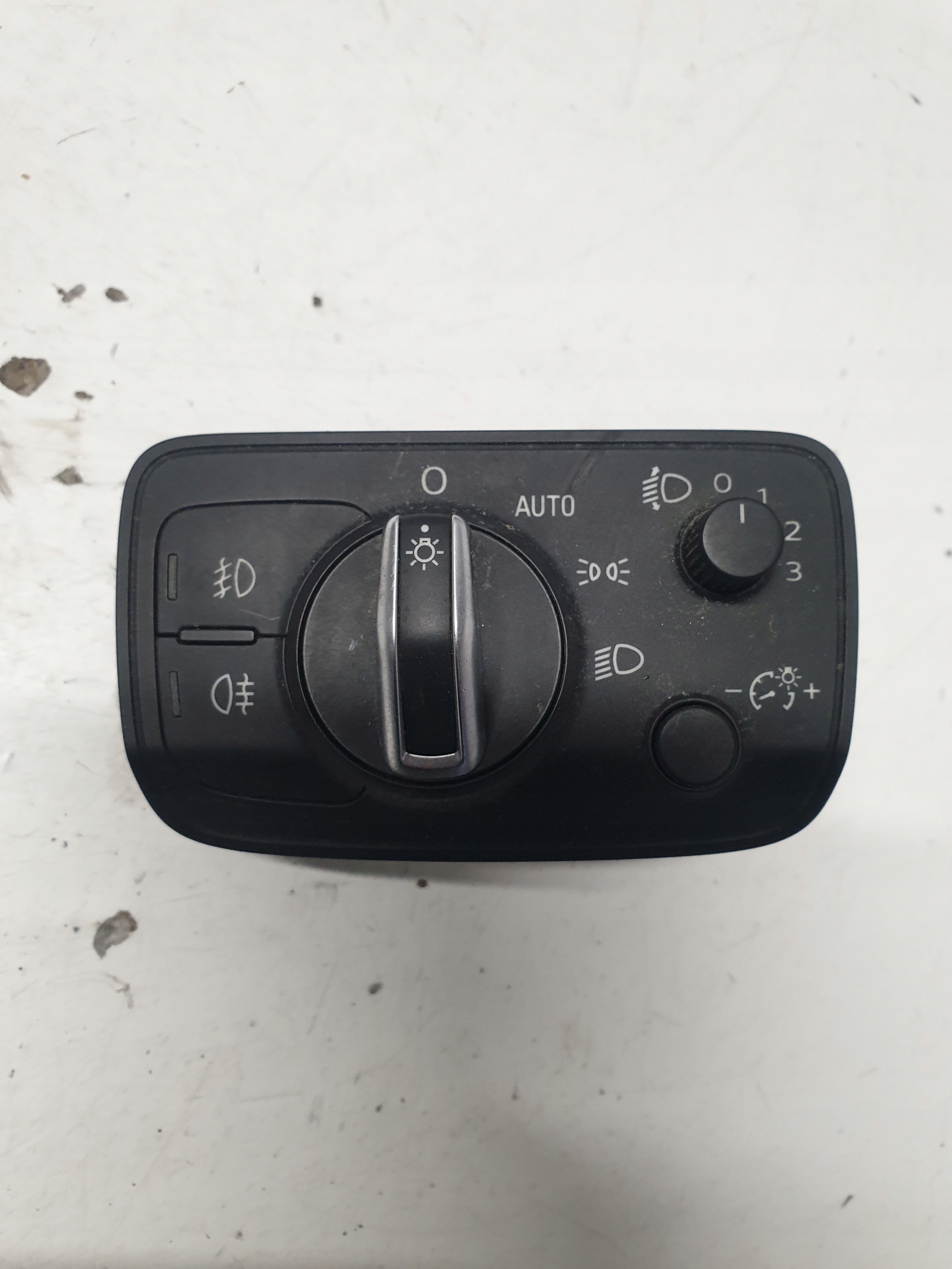 PANEL PRZEŁĄCZNIK ŚWIATEŁ AUDI A38V 8V0941531AJ