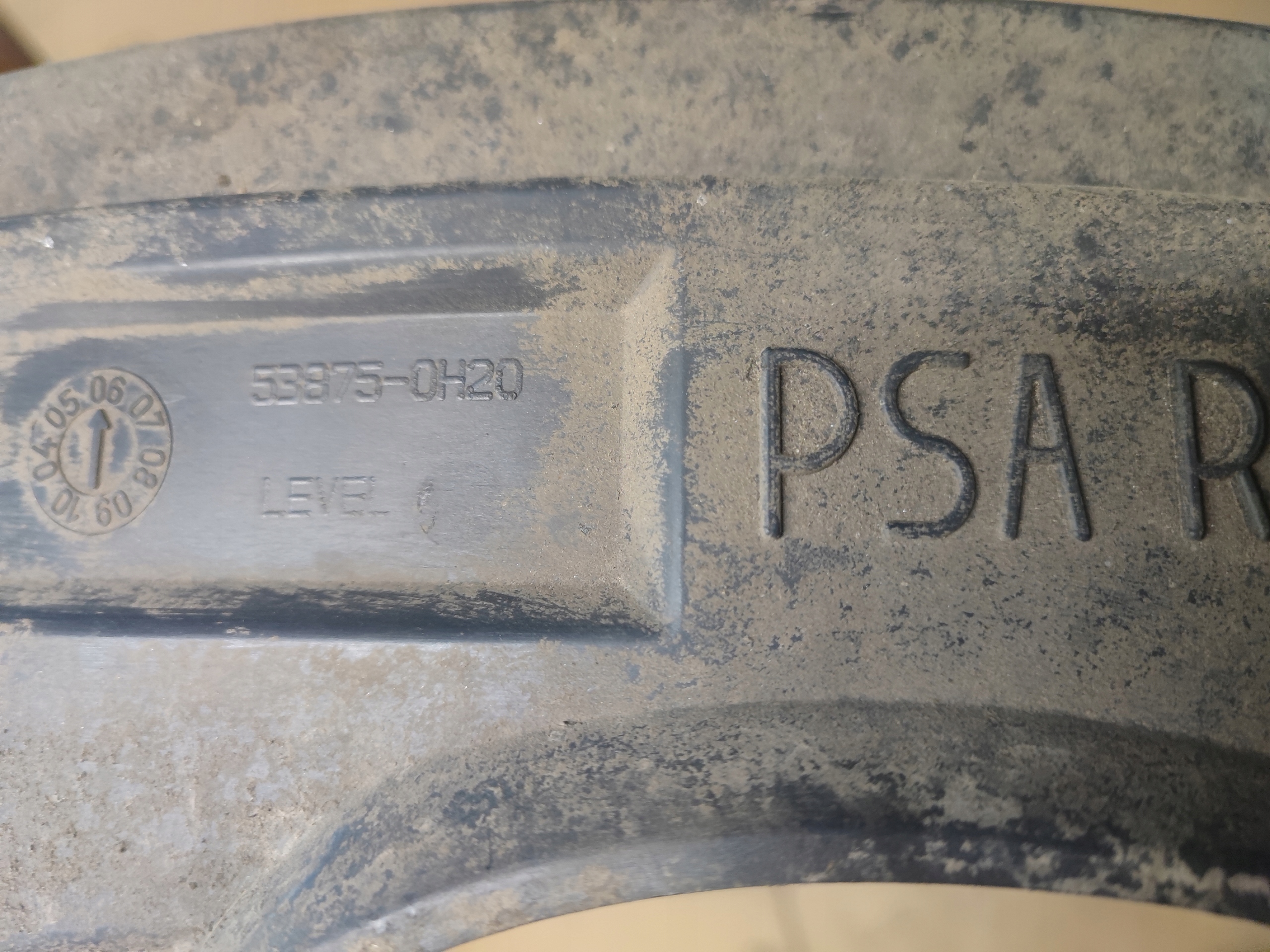 PEUGEOT 107 CITROEN C1 mudguard front front right