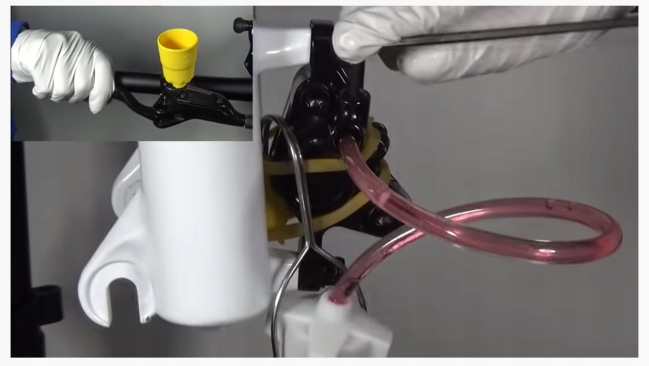 MEGA ZESTAW ODPOWIETRZANIA HAMULCÓW ROWEROWYCH DO SHIMANO TEKTRO MAGURA Rodzaj zestaw do odpowietrzania hamulców