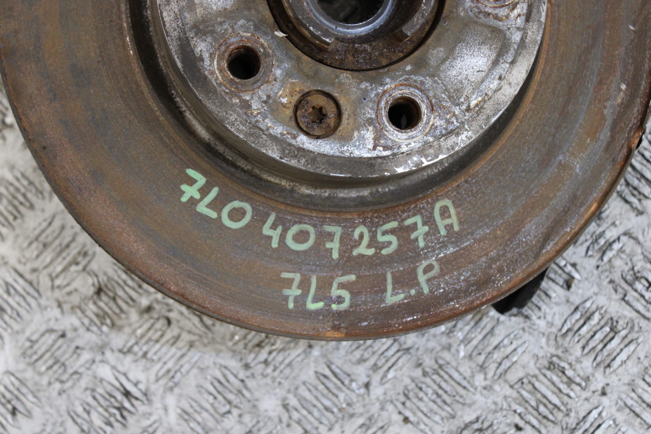 swing left front PORSCHE CAYENNE 7L5 7L0407257A