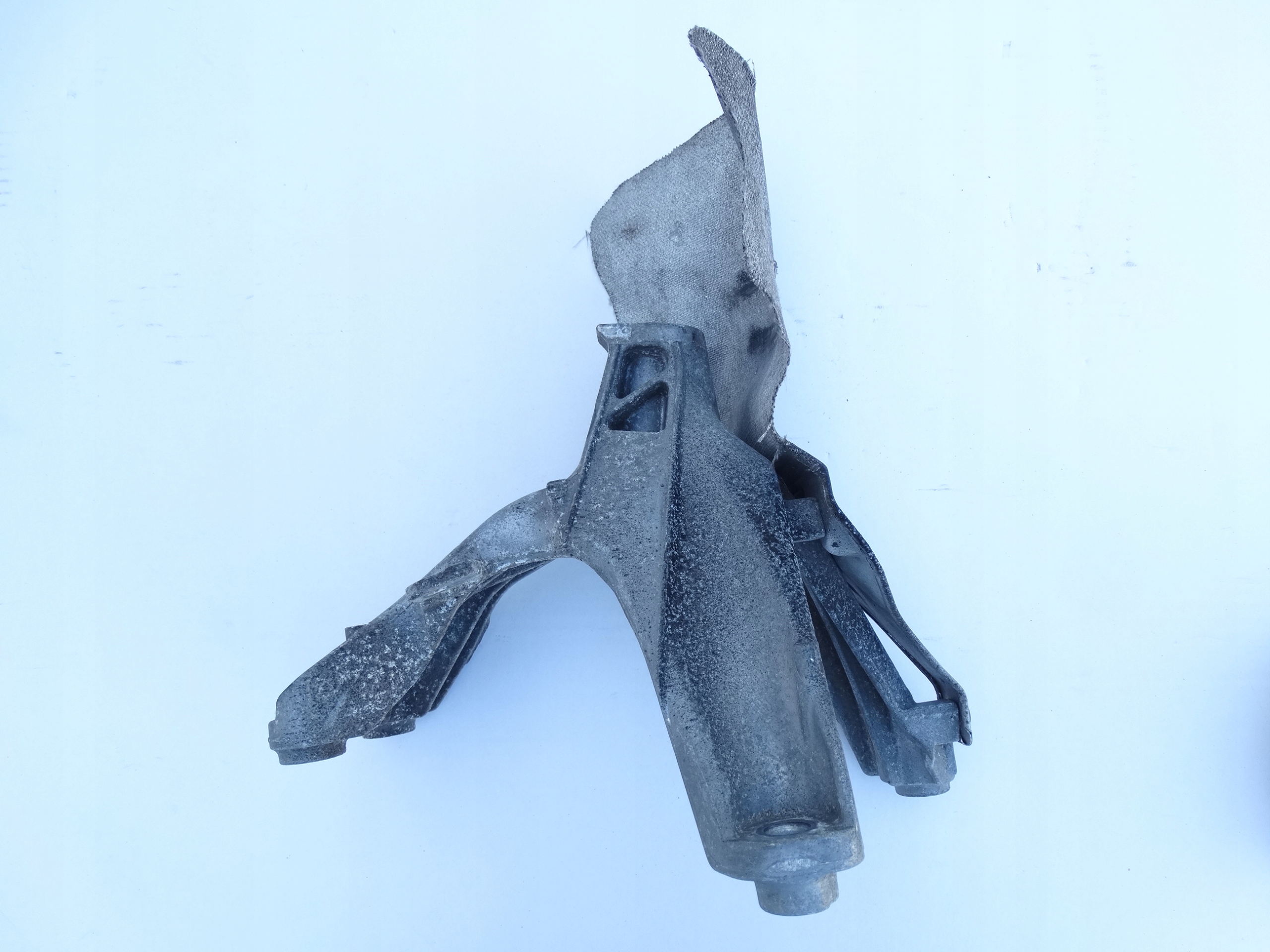 support engine mount right AUDI A6 C7 A4 B8 A5 2.0 TDI original