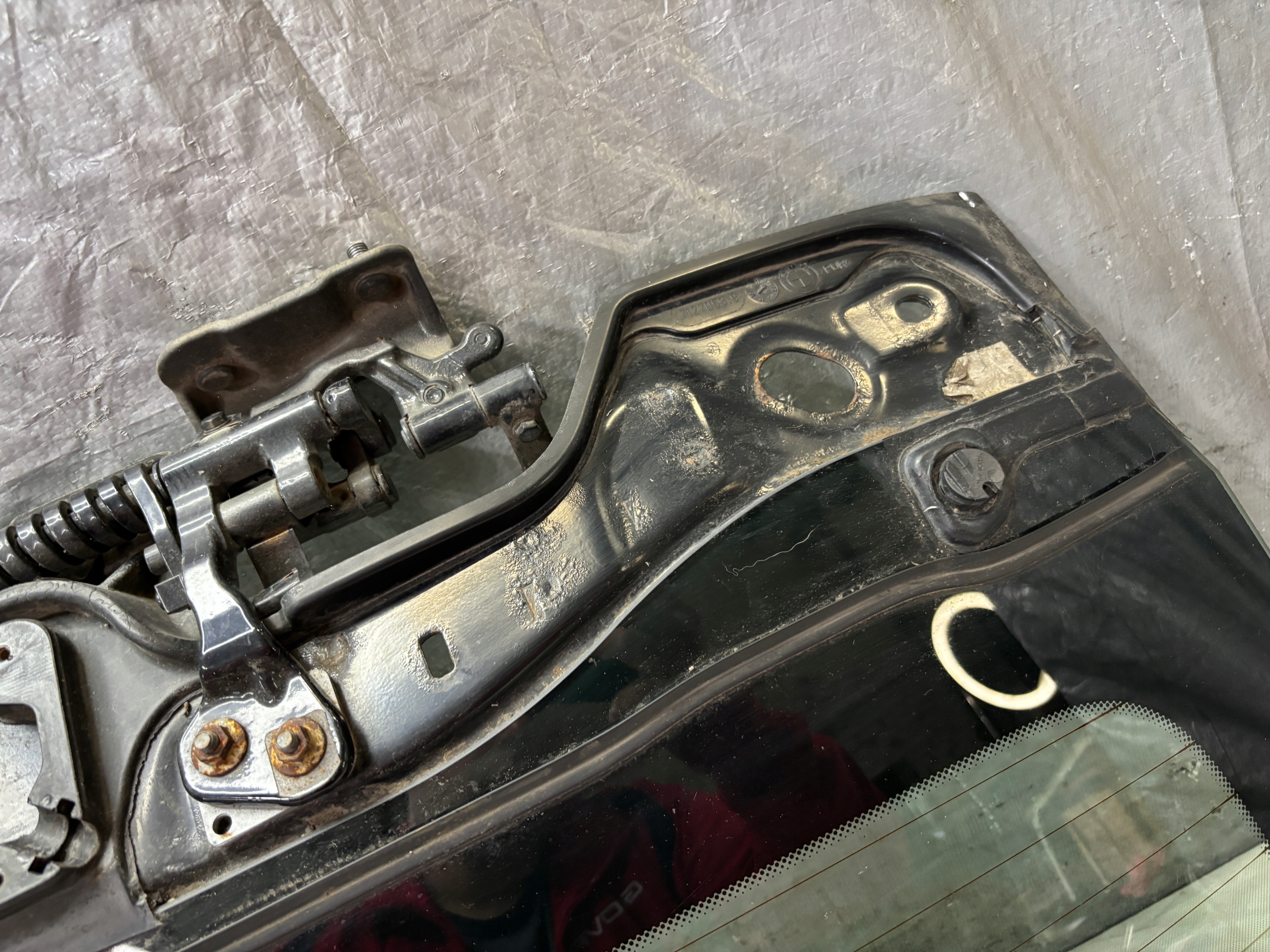 window bonnet boot BMW E91 lift k: 668/9 Schwarz 2