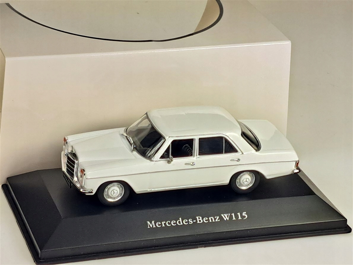 Ixo Mercedes-benz 200/8 (W115) 1967-1976 Bílá 1:43