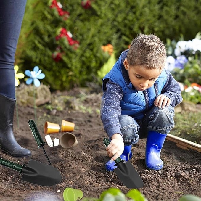 METALOWE NARZĘDZIA OGRODNICZE ZESTAW ŁOPATKA GRABIE SZPIKULEC PAZURKI Stan opakowania oryginalne