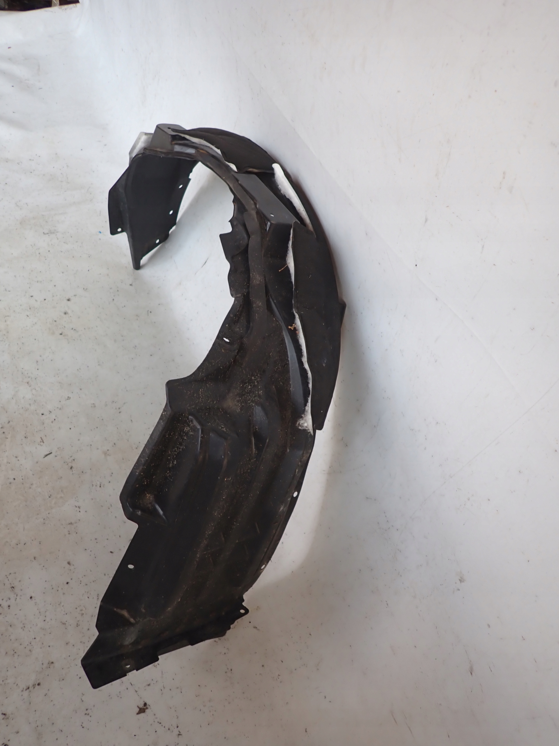MITSUBISHI OUTLANDER III 15- mudguard left front front 5370B875