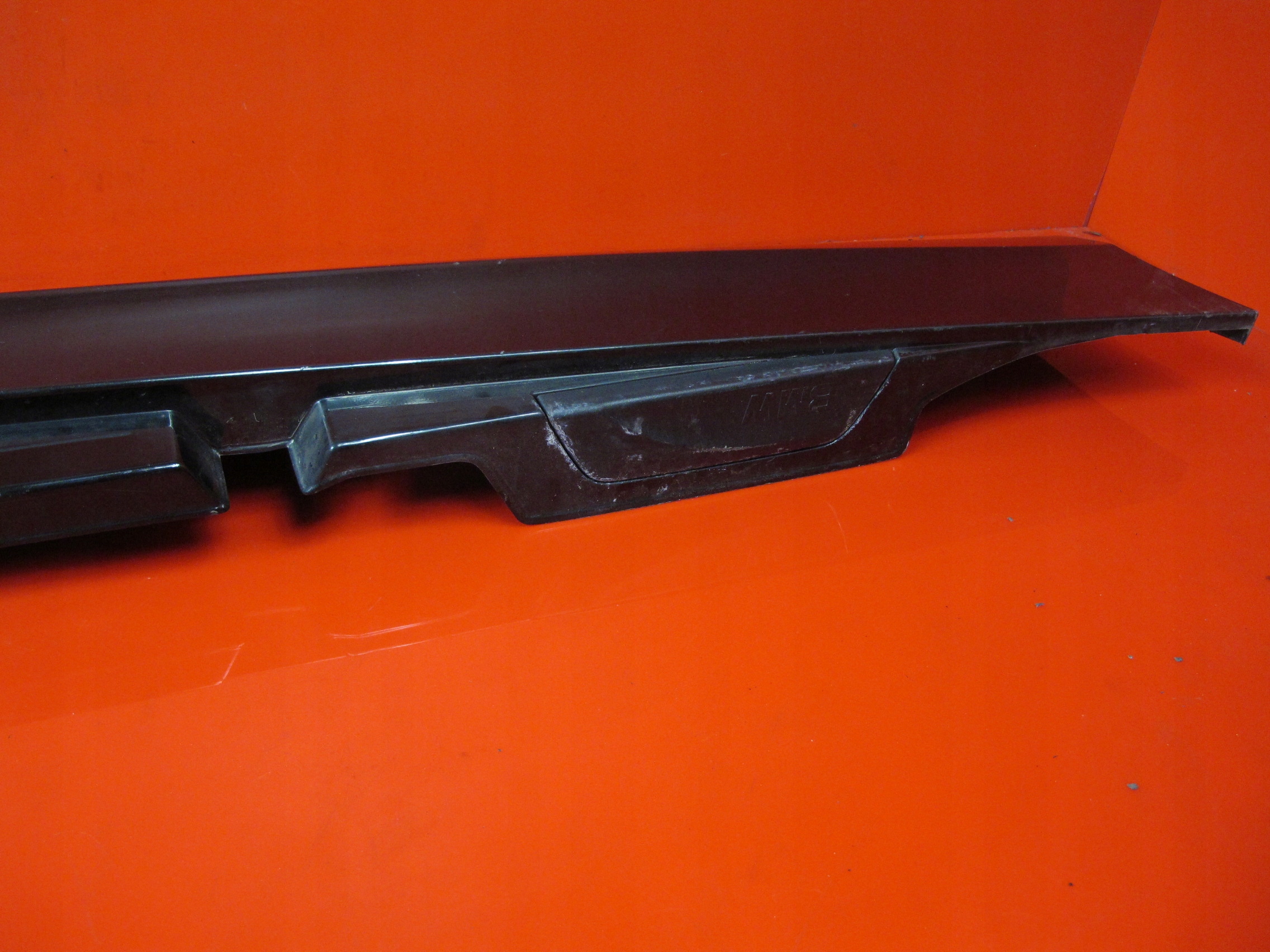 BMW and 1 E87 5D moulding cap threshold right 668/9