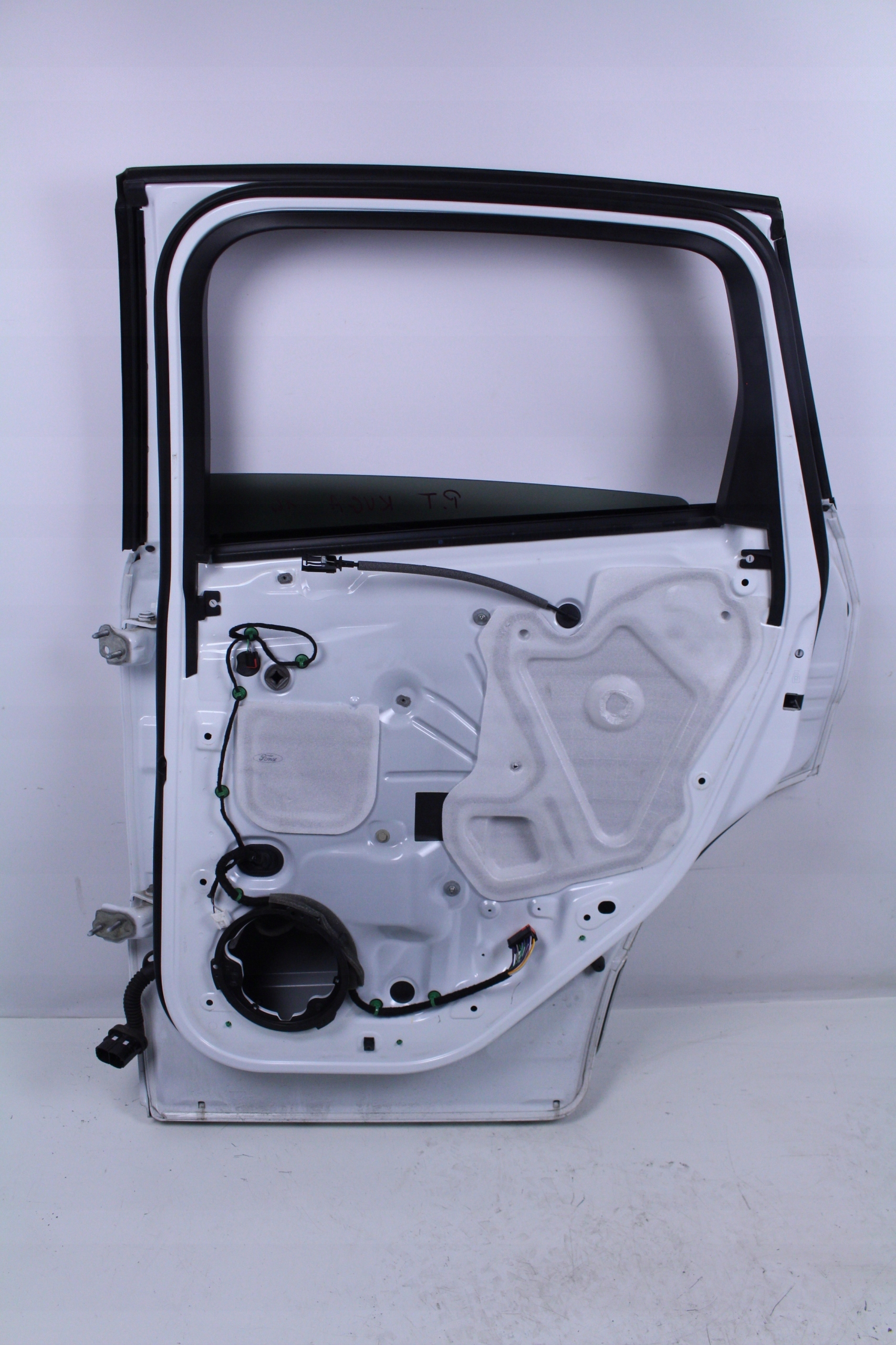 DRZWI PRAWE TYŁ FORD KUGA II LIFT ST-LINE 7VTA Numer katalogowy części DRZWI PRAWE TYŁ FORD KUGA II LIFT ST-LINE 7VTA