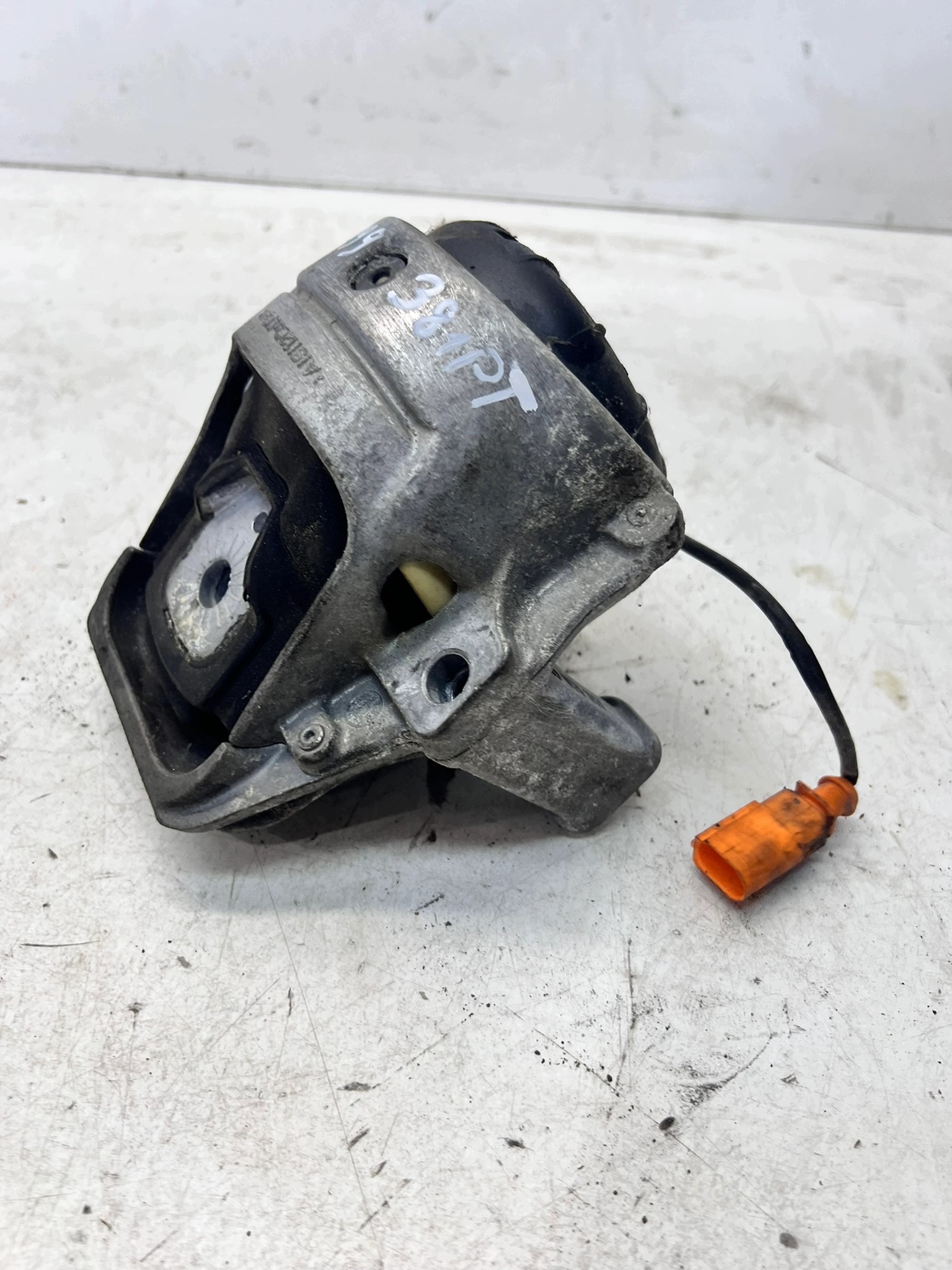 engine mount L P AUDI A4 B8 A5 Q5 8K0199381PT