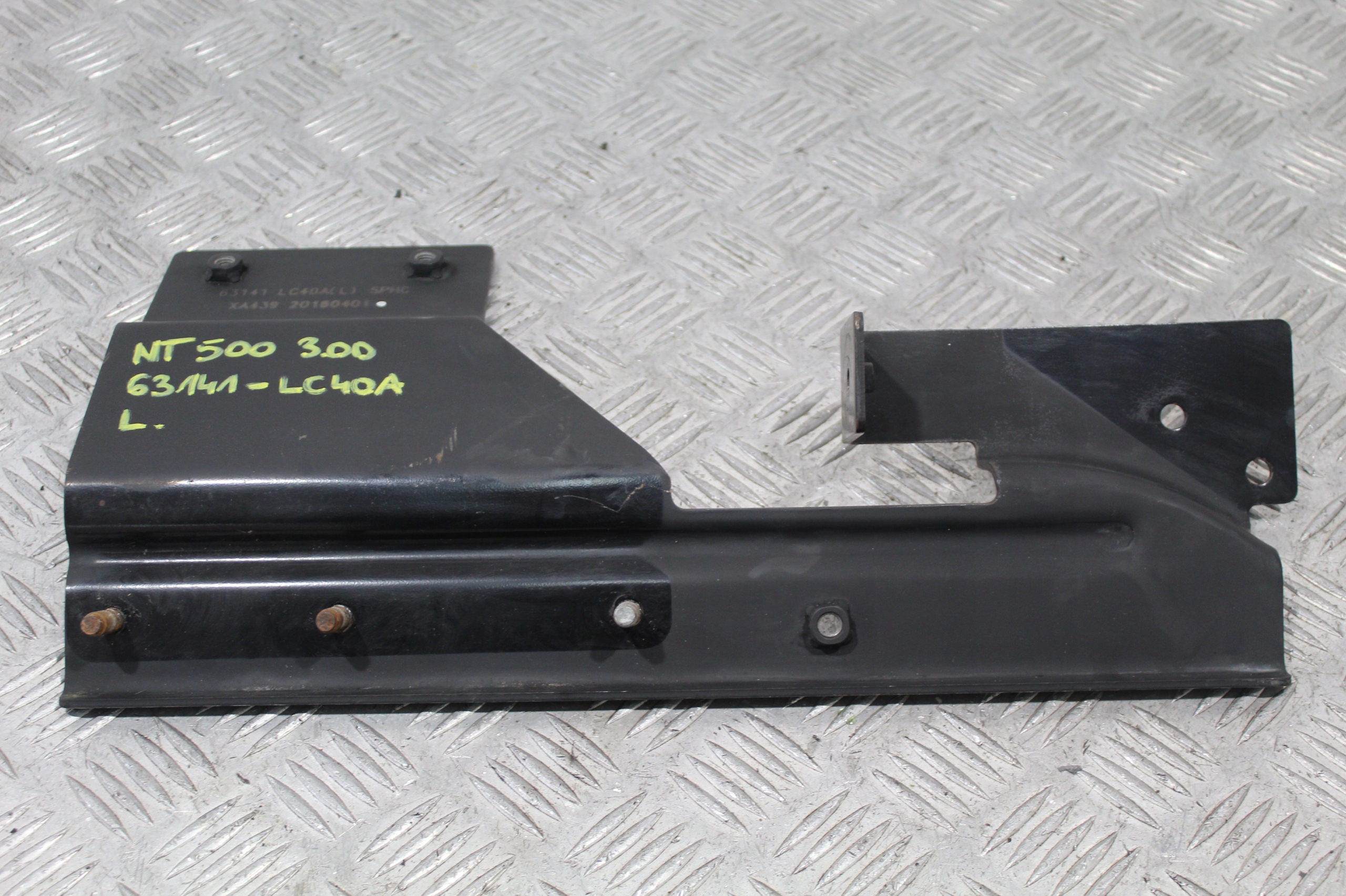 Support Support plaque NADKOLA Gauche NISSAN NT500