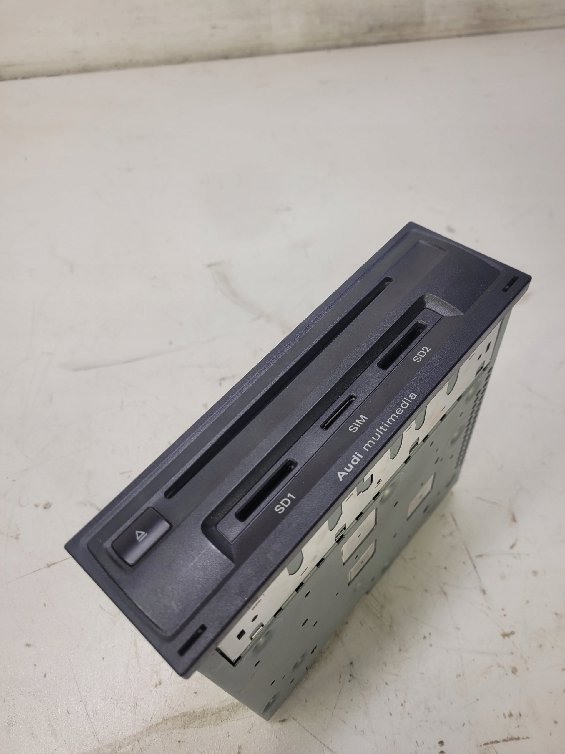 JEDNOSTKA MMI player AUDI A6 A8 Q7 4E0035670C