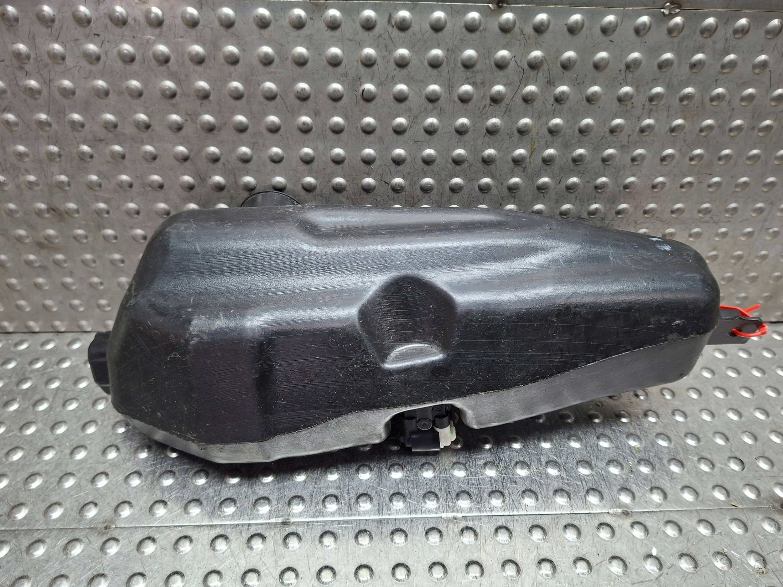 washer fluid tank 289107187R DACIA DUSTER II 2017