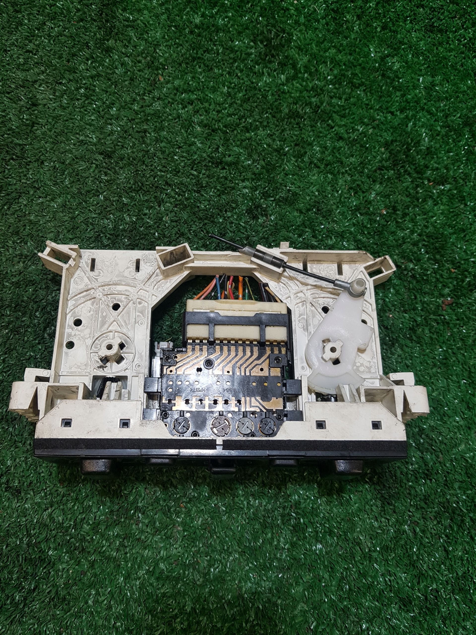 control panel air conditioning devices MITSUBISHI SPACE STAR MR262492