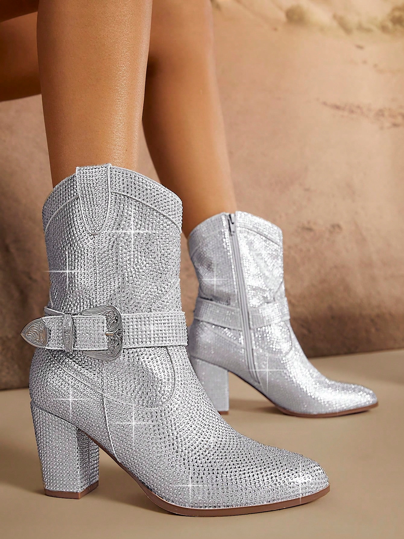 Shein Lesklé Stříbrné Dámské Kovbojské Náušnice S Reliéfním Zirkonem 36 Eur