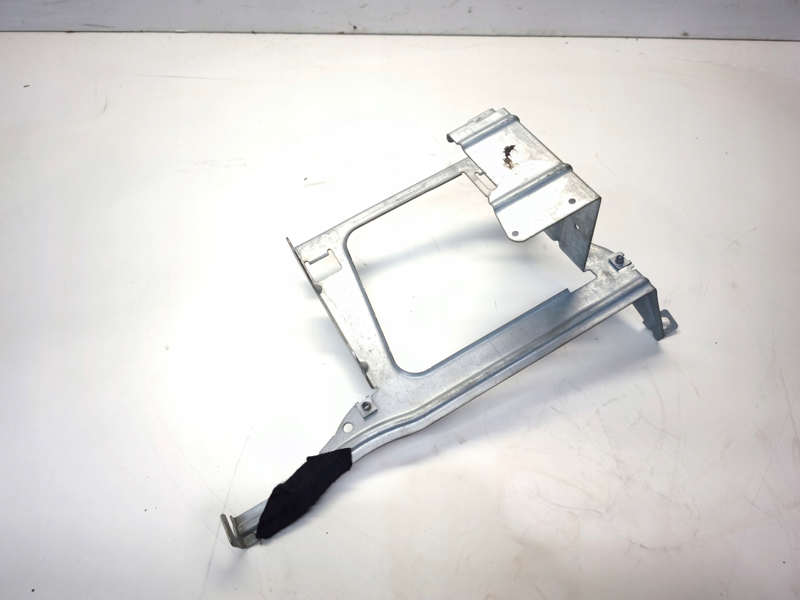 bracket holder STEROWNIKA right rear part AUDI Q7 4L 4L0035209