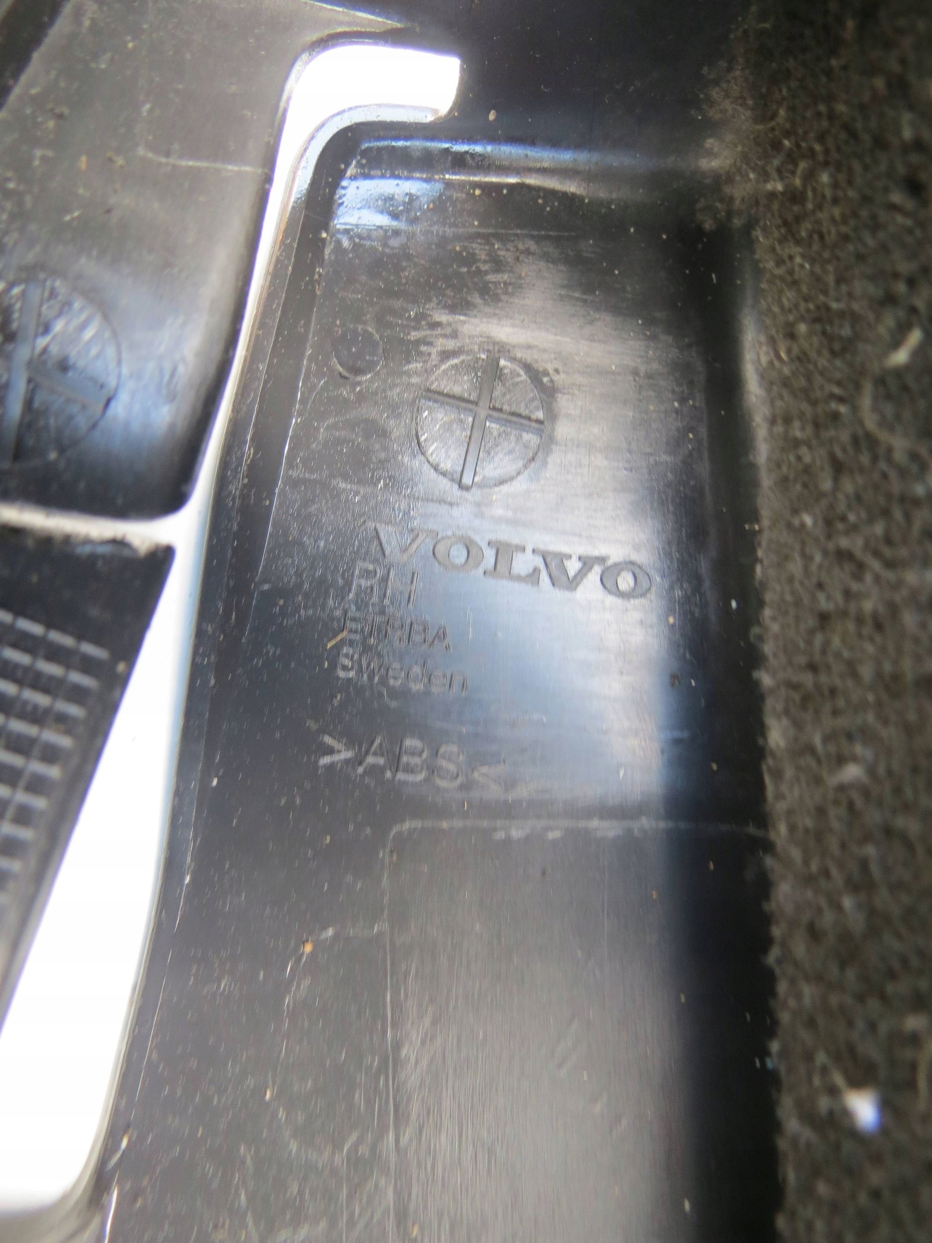 cover supports safety right front VOLVO V70 2.0