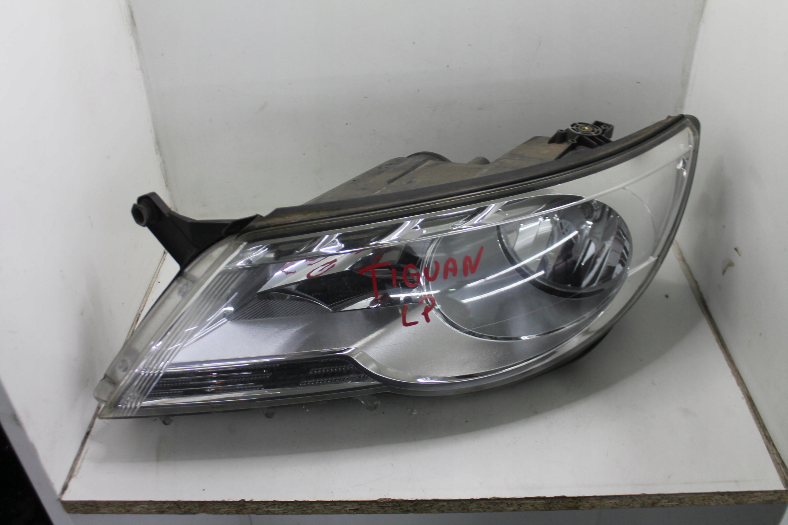 light left front front 5N2941031G VW TIGUAN 5N 07-11 ANGLIK