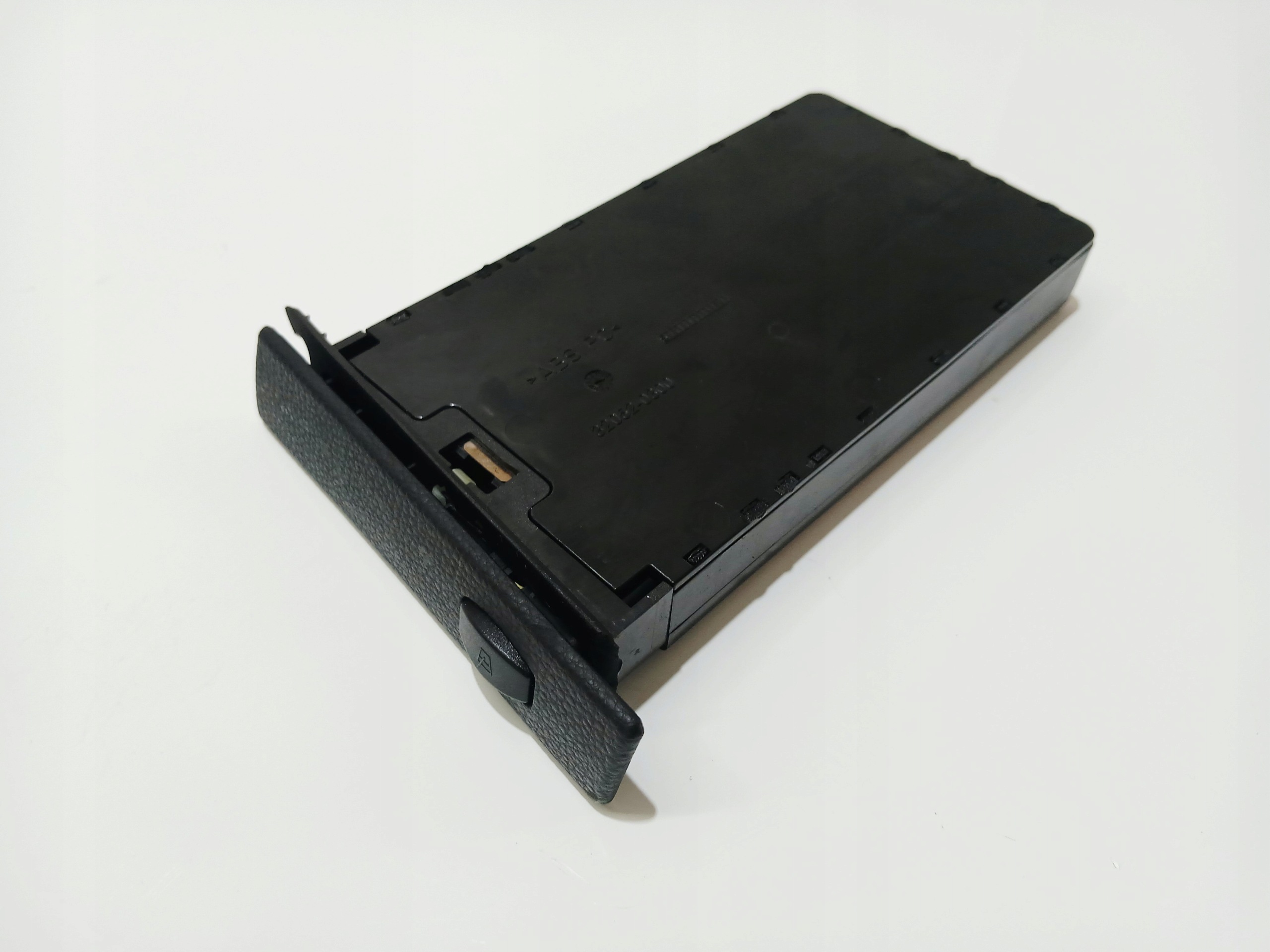 CUPHOLDER bracket for drinks BMW E60 E61 LCI EUROPA 7047145 (0000751)
