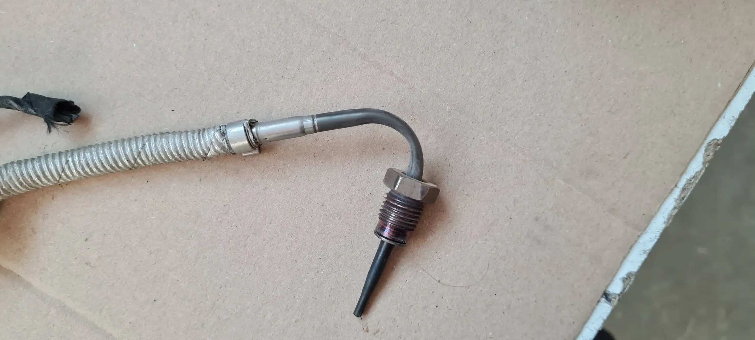 Q3 83A SENSOR TEMPERATURY GASE 2.0 TFSI 06K919529J VW AUDI
