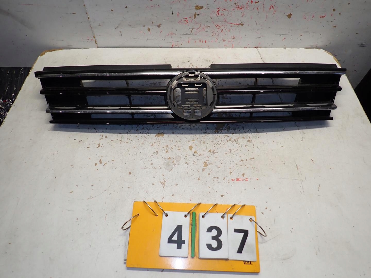 Grill VW TIGUAN II 2015-2020 5NA853653