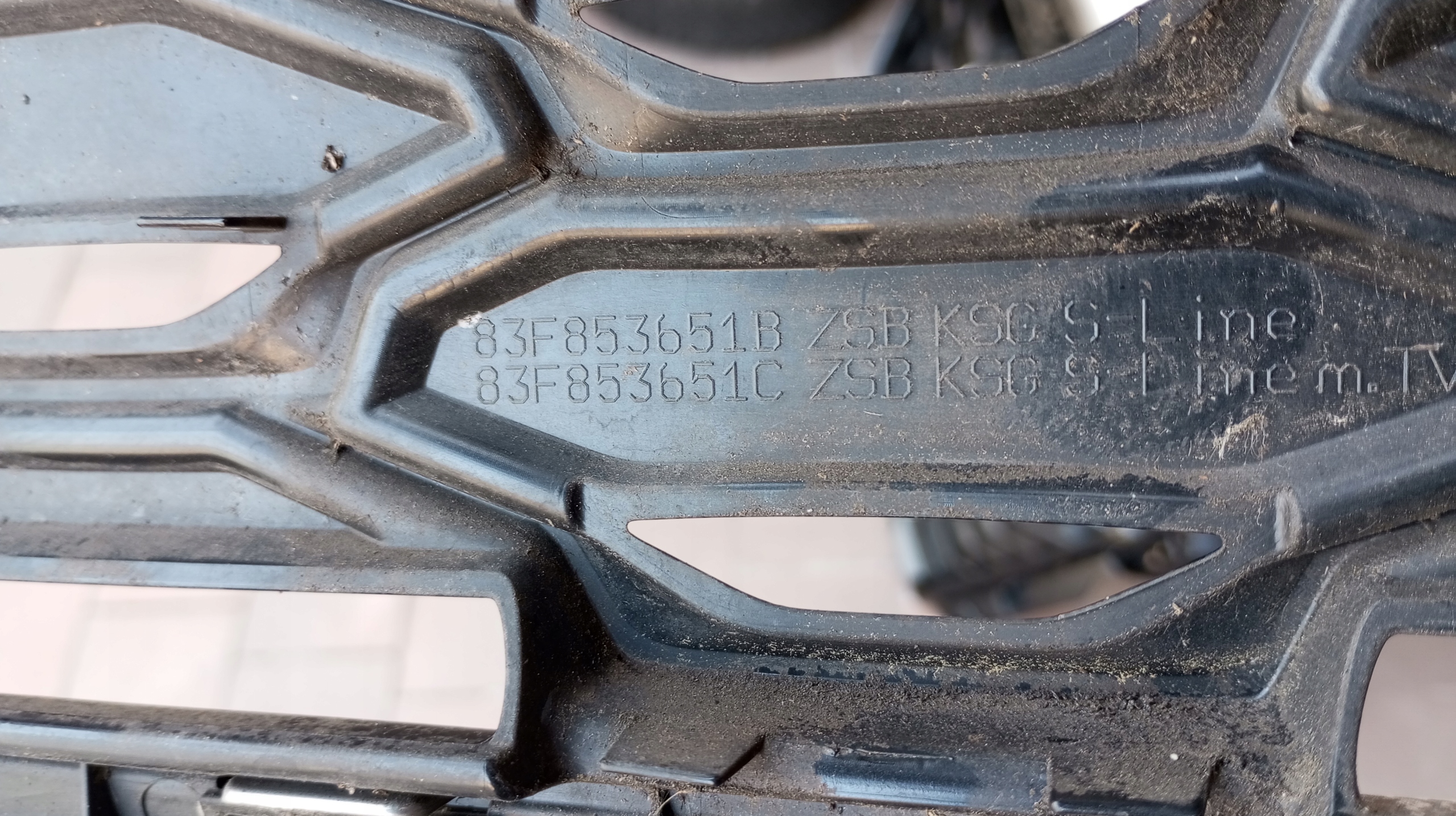 Audi Q3 Kühlergrill FRONTGRILL Kühlergitter - Thumbnail 9