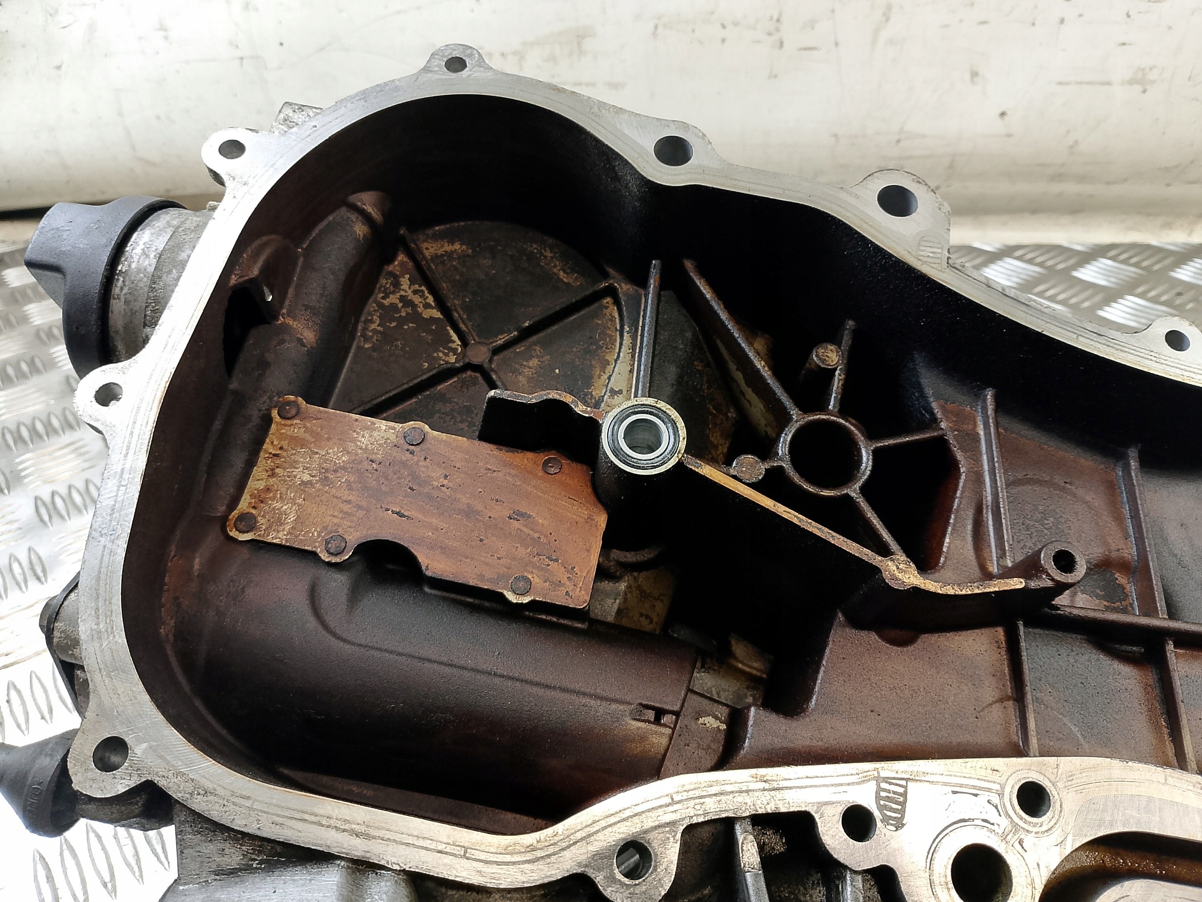 Couvercle carter distribution VW GOLF V 5 1.6 B 03C 109 211 G