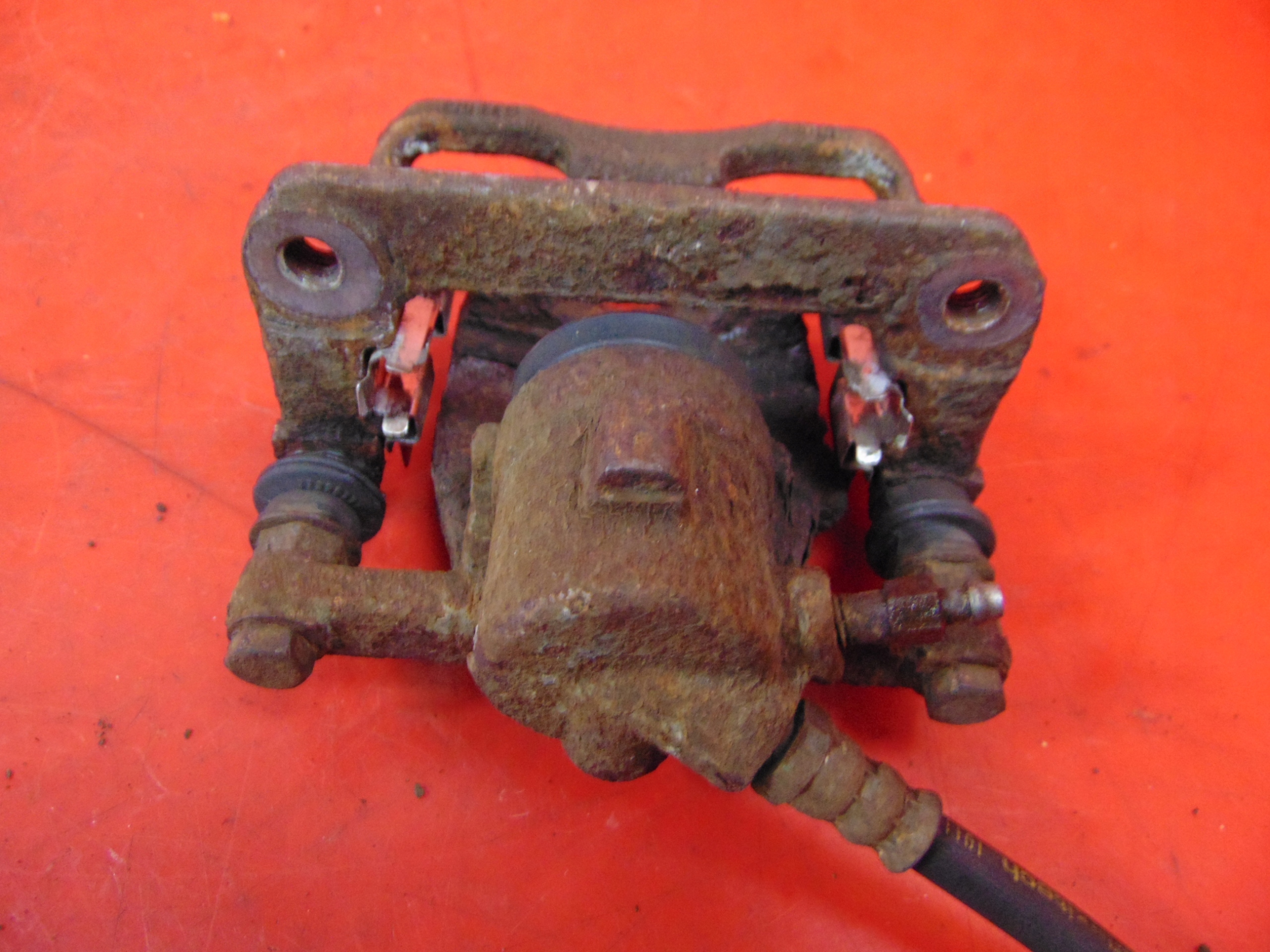 MERCEDES W245 B KLASA caliper brake left rear part