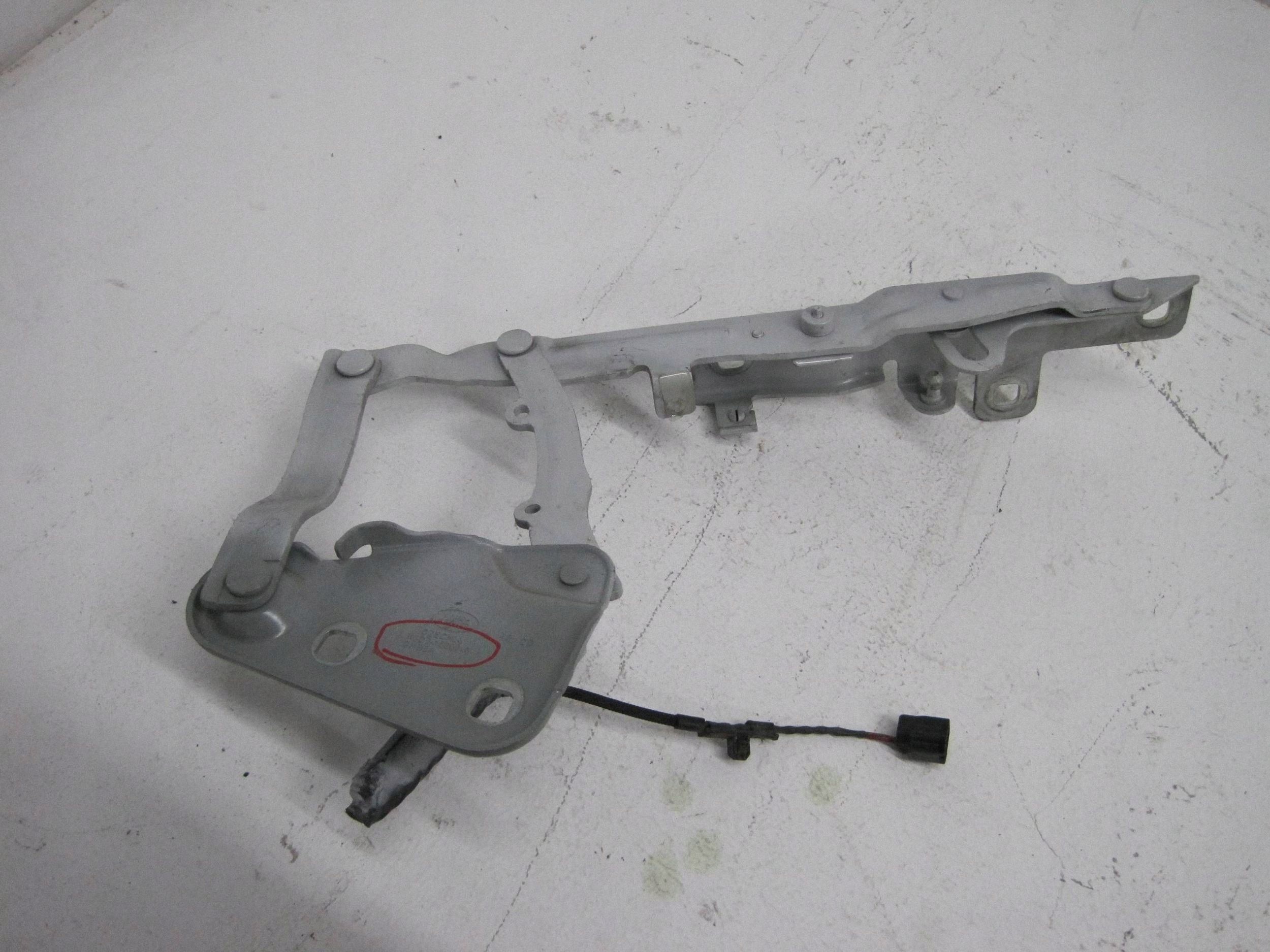 hinge bonnets right PIROTECHNICZNY LAND ROVER EVOQUE II K8D216800A