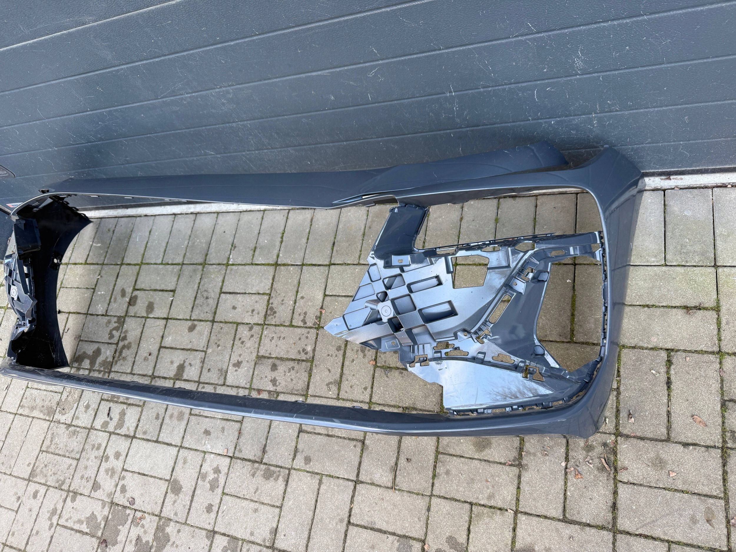 Audi A6 etron 85E S Line bumper front front