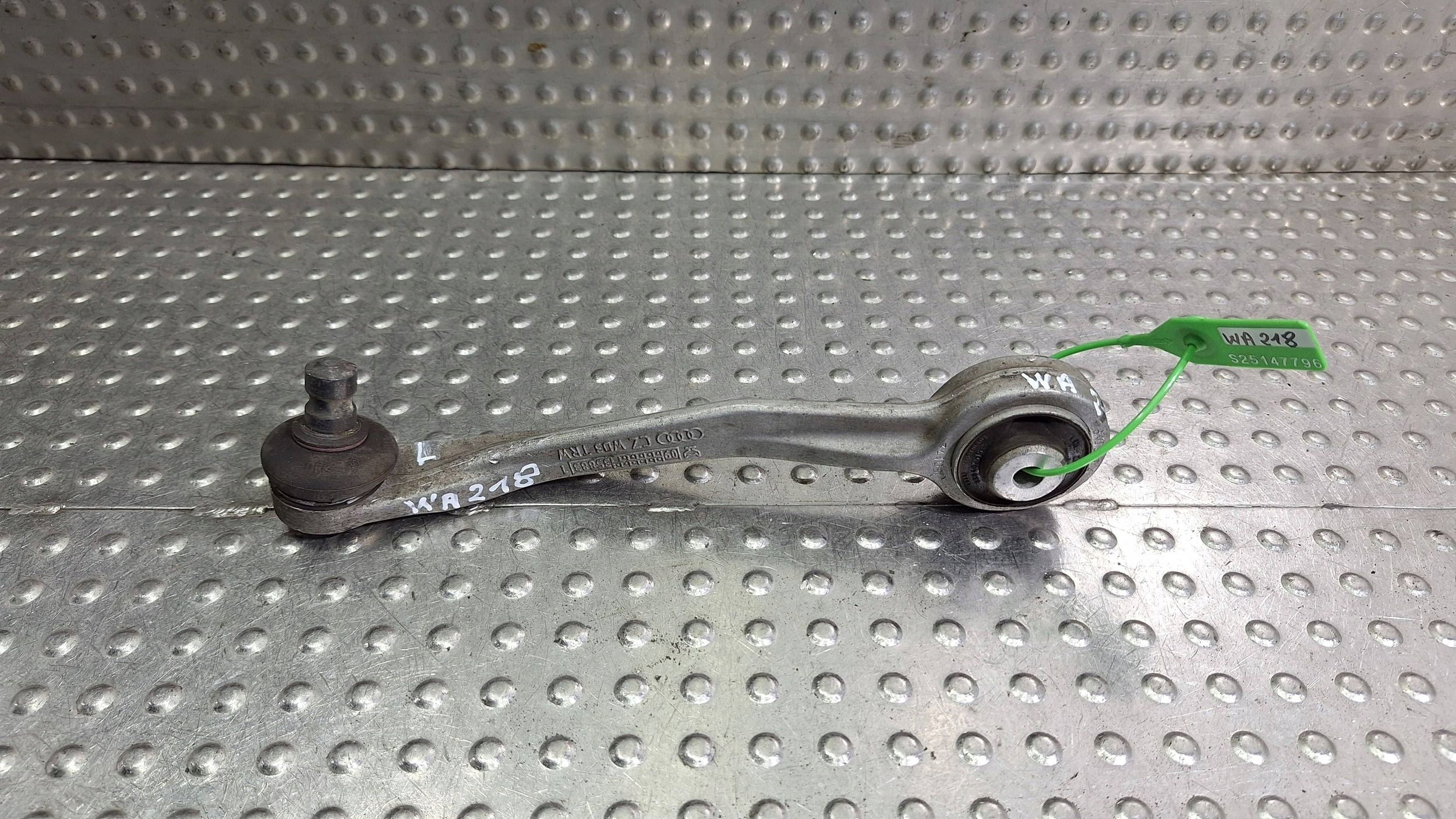 arm left front upper 8K0407509A 8K0509A AUDI A4 B8 A5 8T Q5 8R