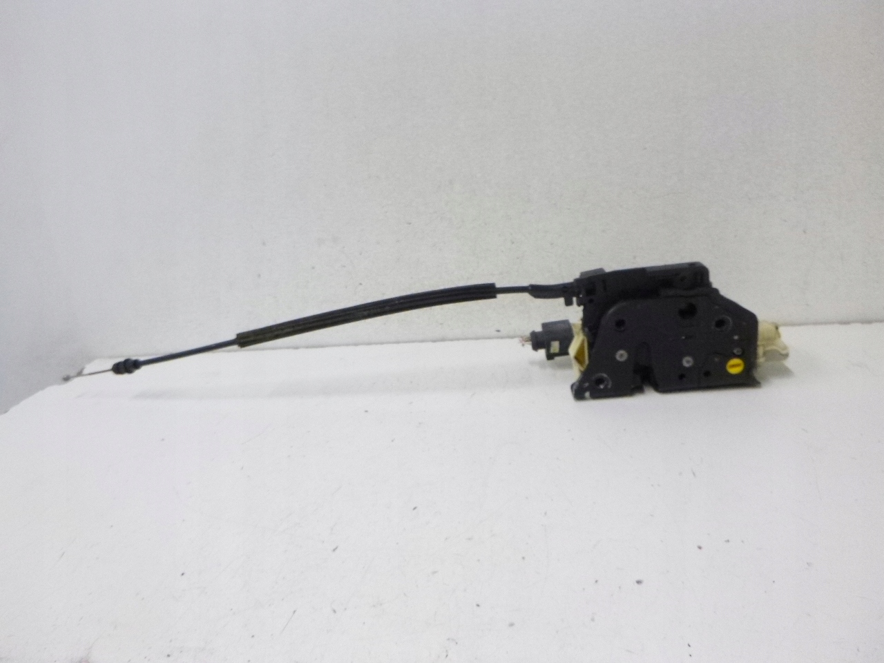 lock rear part left VW Passat B6 3C4839015A