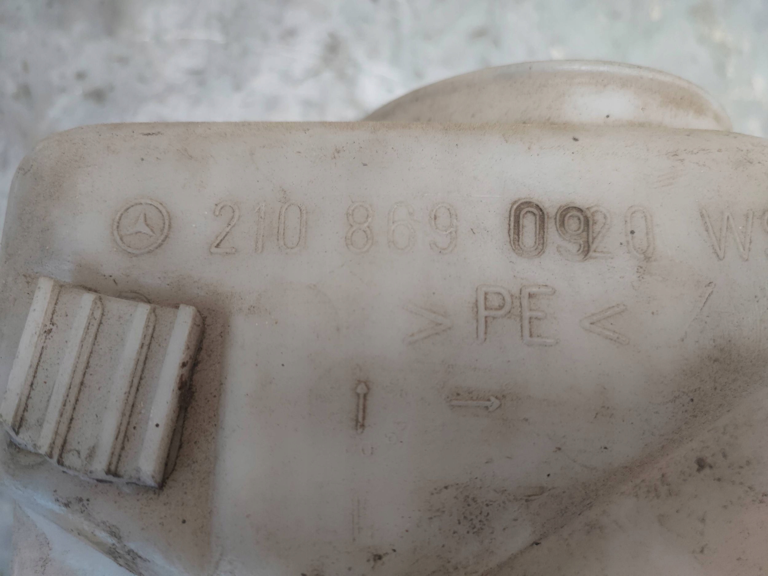 washer fluid tank MERCEDES W210 2108690920
