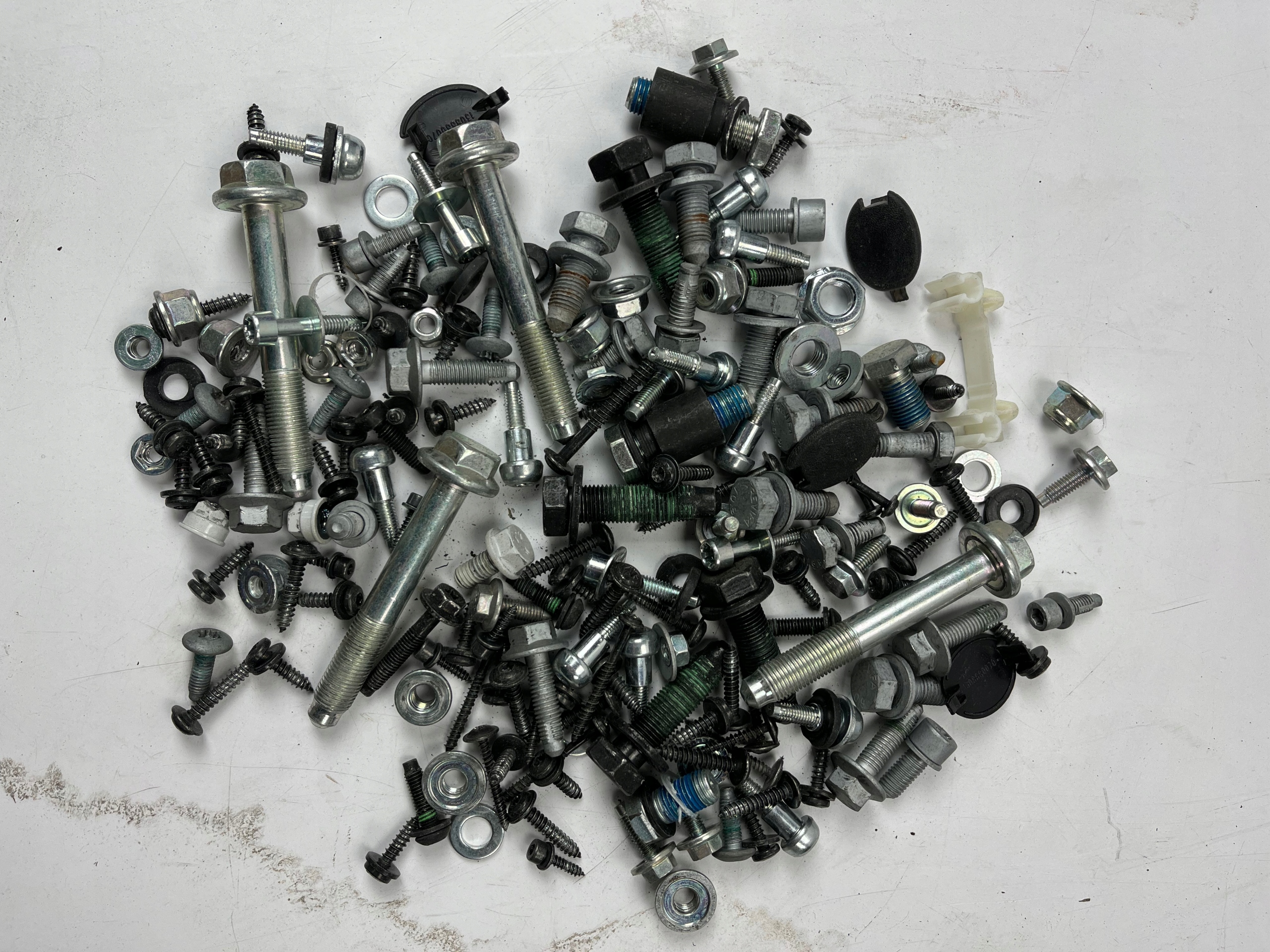 FIAT DUCATO ŚRUBKI WNĘTRZNA ZAŚLEPKI MONTAŻOWE WKRĘTY NAKRĘTKI KOMPLET Producent części Fiat OE