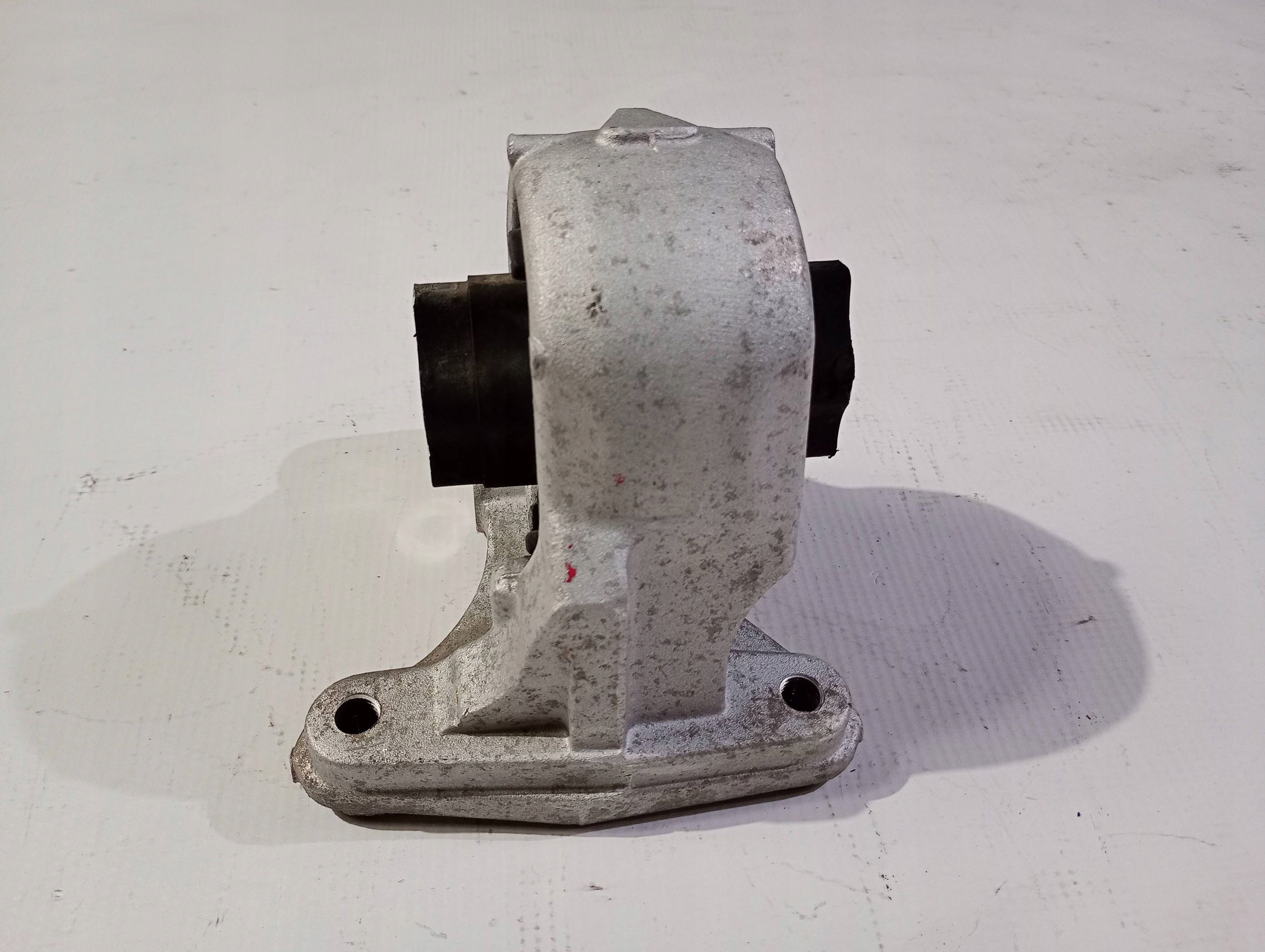 holder holder bracket engine mount left Dodge Ram 5.7 2019