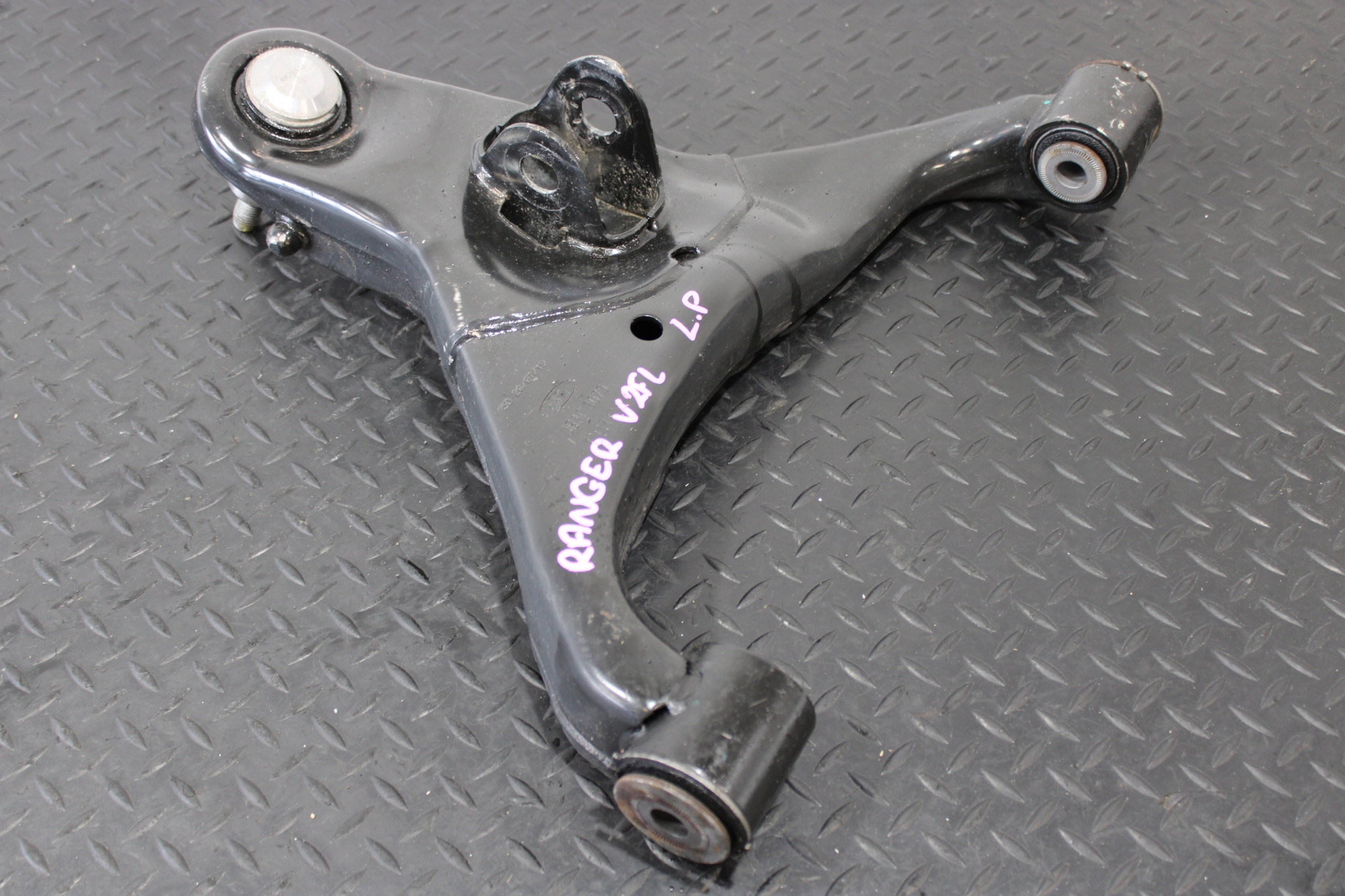 arm left front lower FORD RANGER V 5 LIFT JB3C-3073