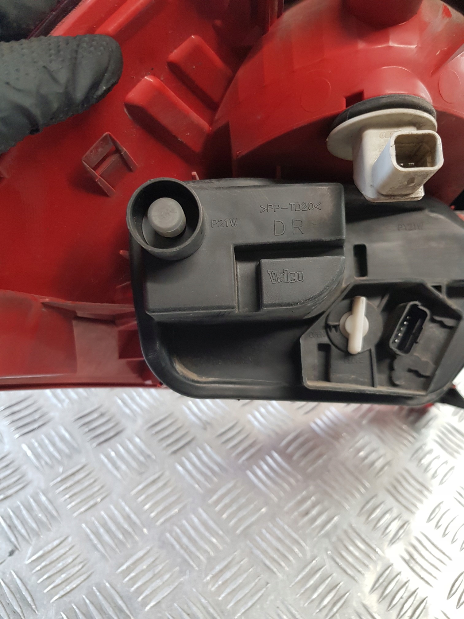 light right rear part insert 8200413216 RENAULT MEGANE II HB LIFT 06R