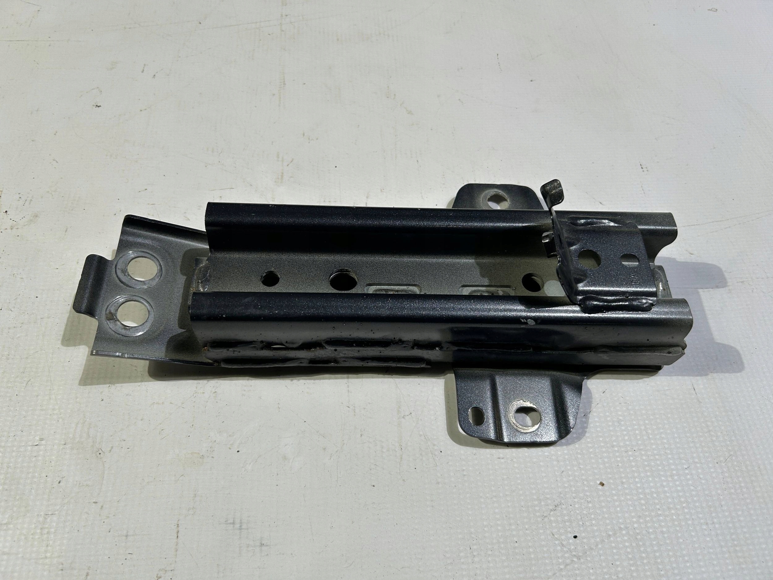 quarter beam tip left Subaru WRX VB 2022r