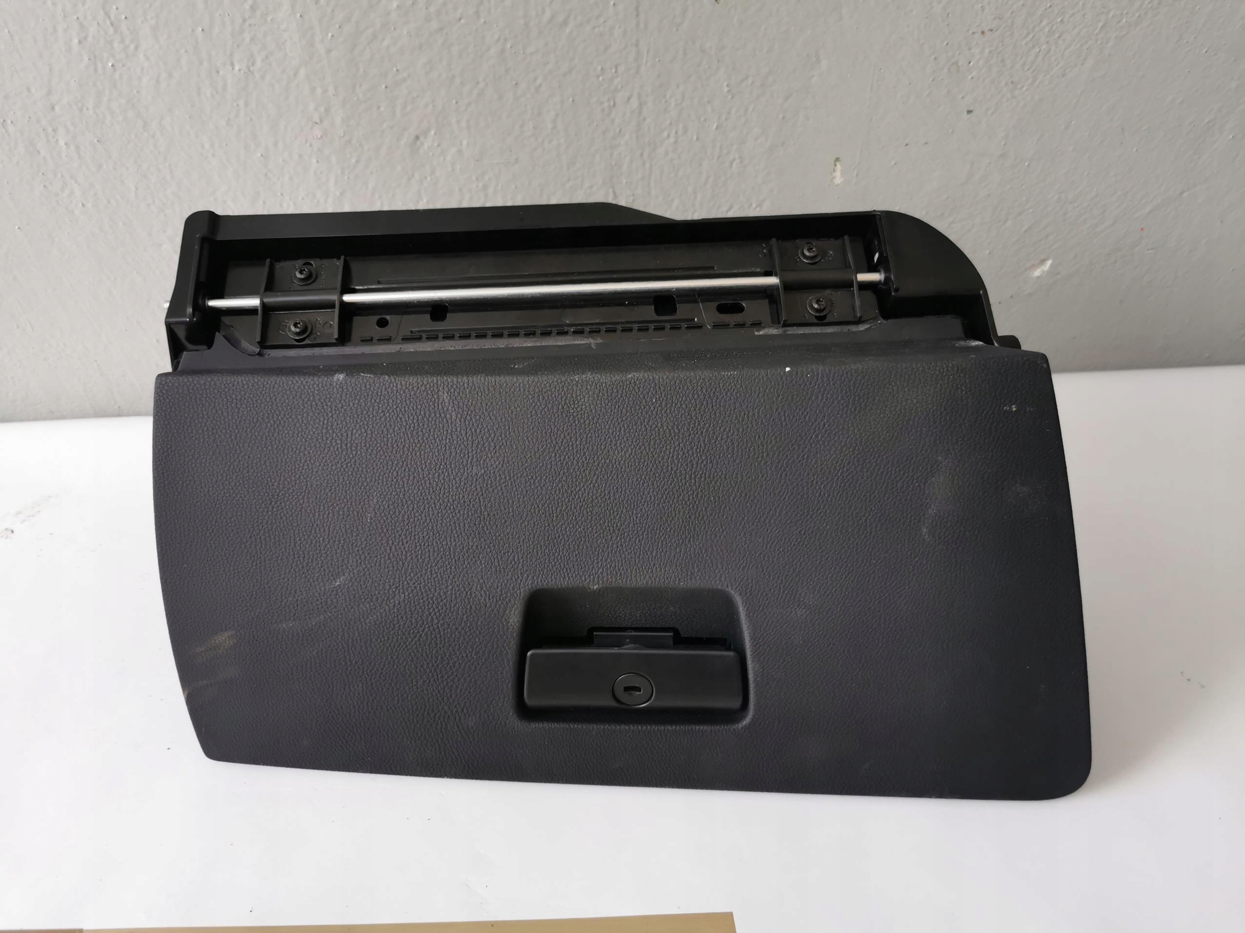 Handschuhfach des Beifahrers BMW SERIA 3 E90 E91 05-12 EU